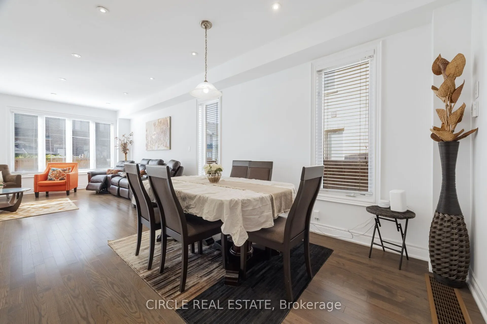 13 Lady Evelyn Crescent