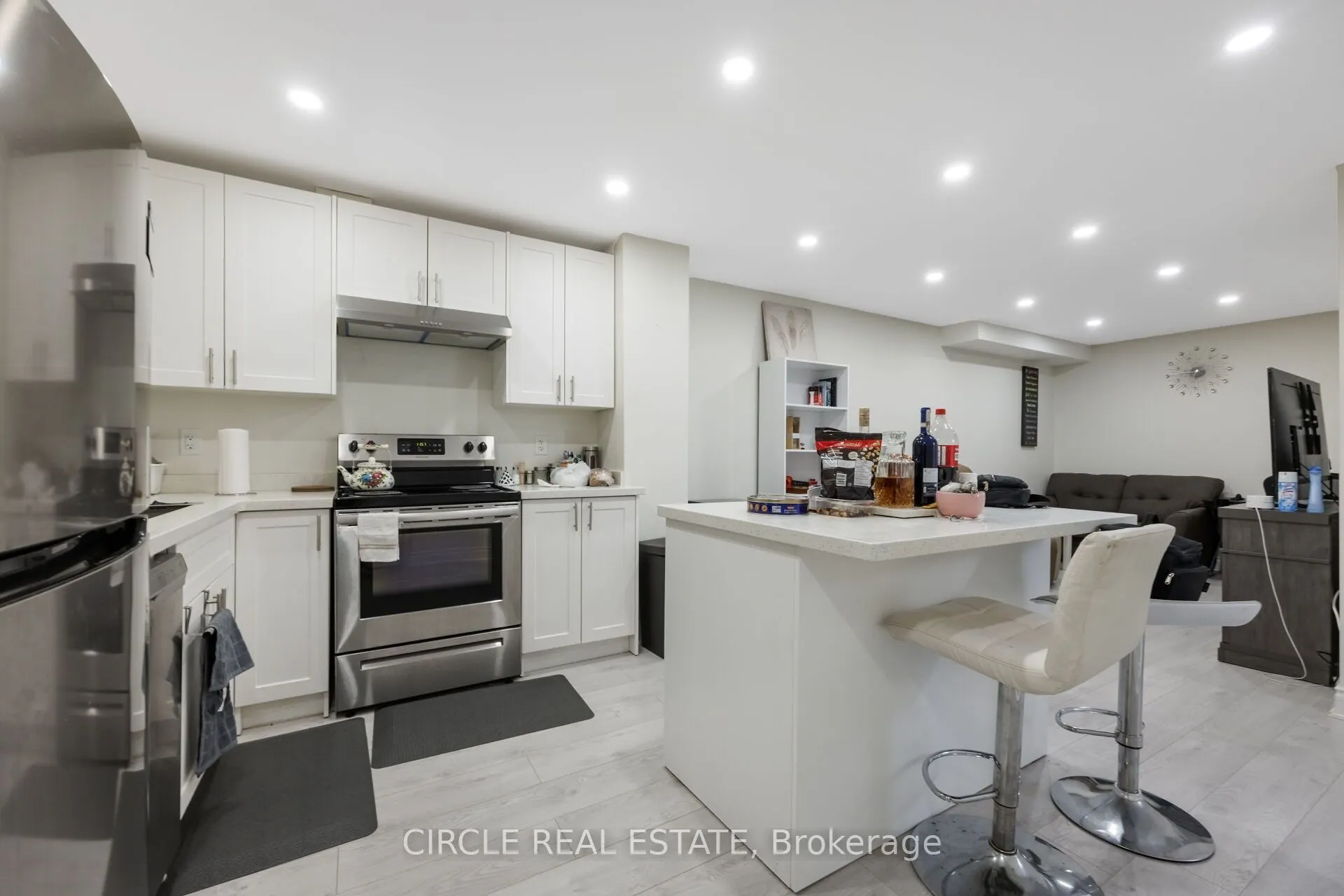 13 Lady Evelyn Crescent