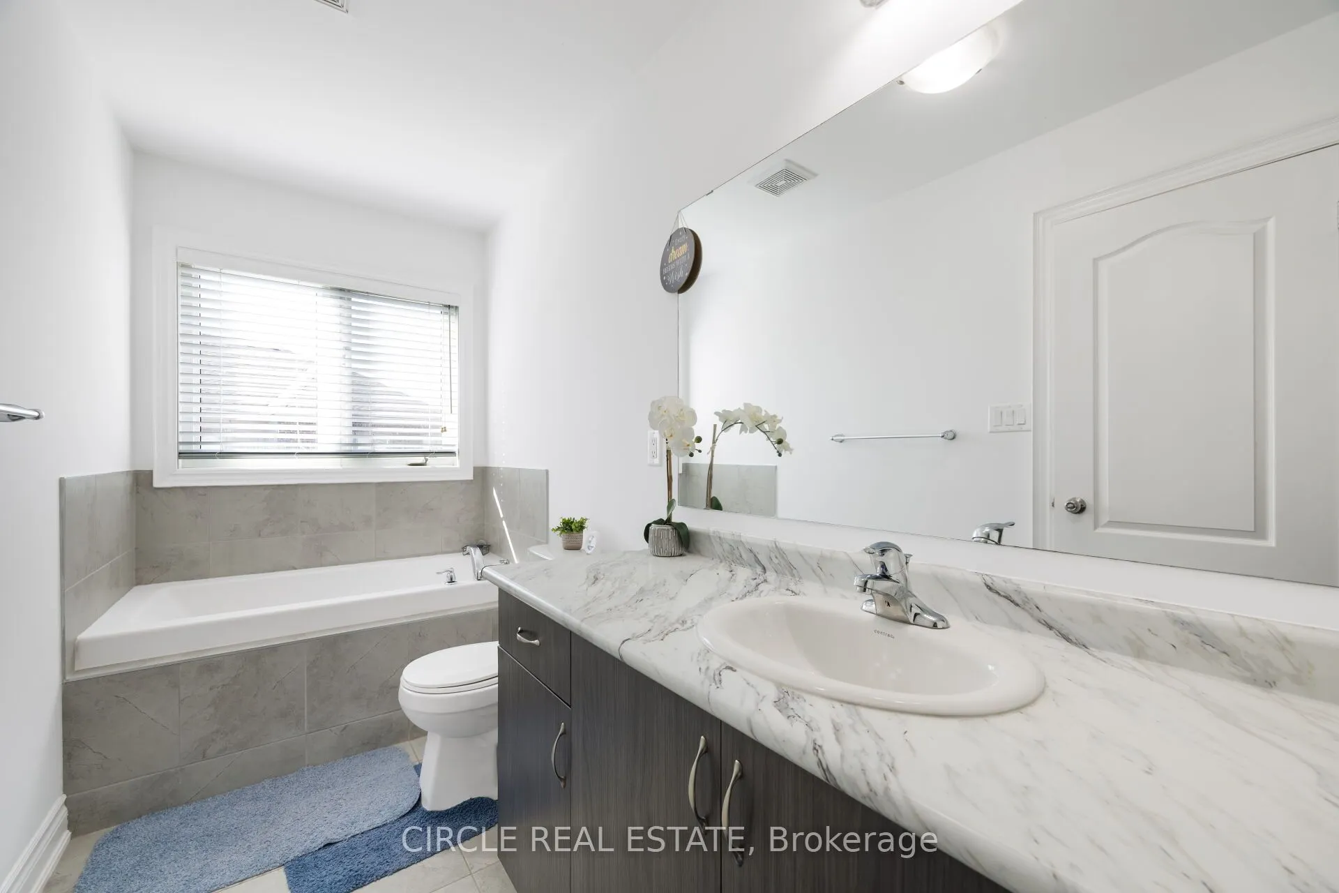 13 Lady Evelyn Crescent