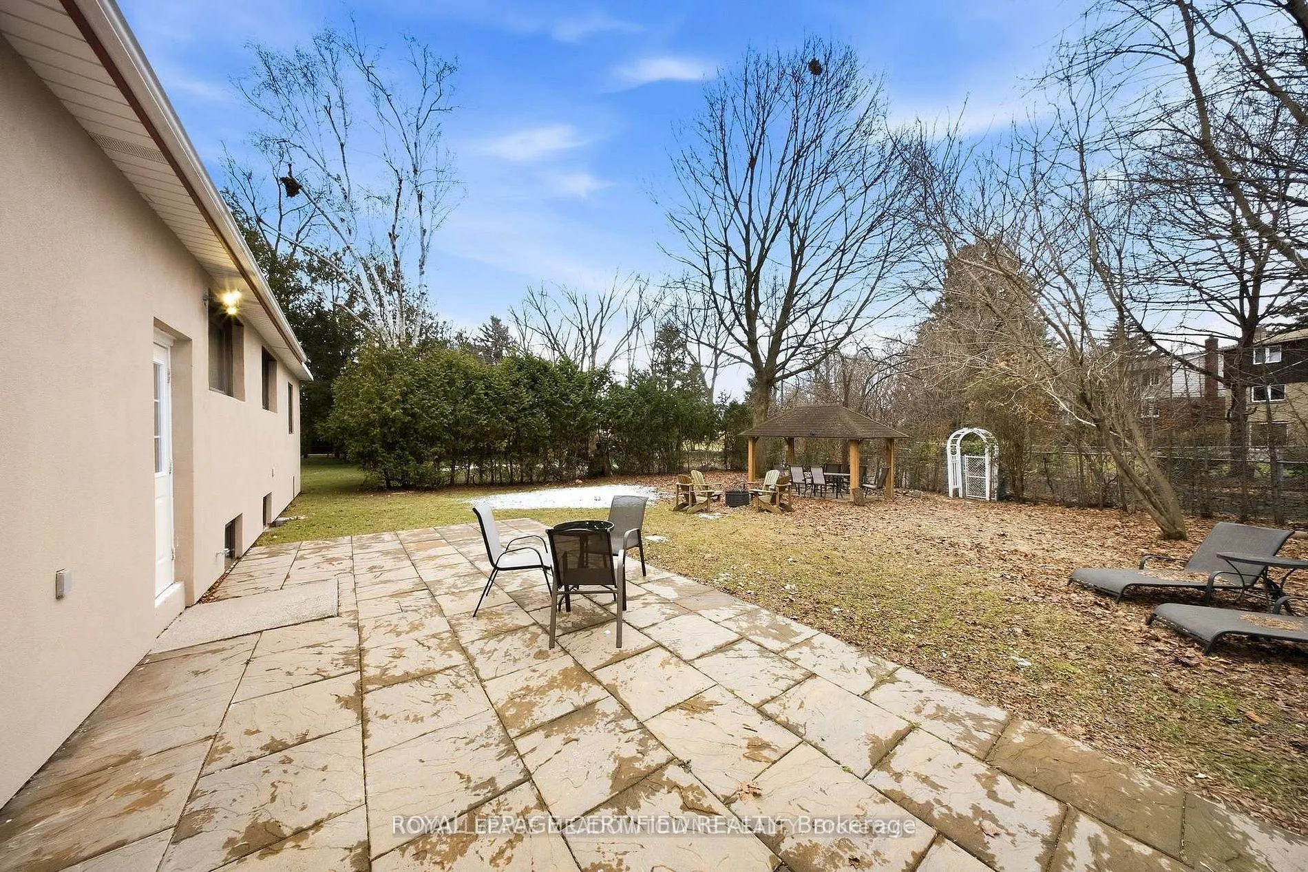 208 Glen Oak Drive