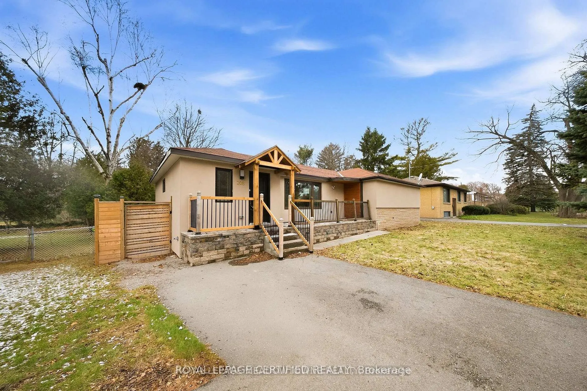 208 Glen Oak Drive