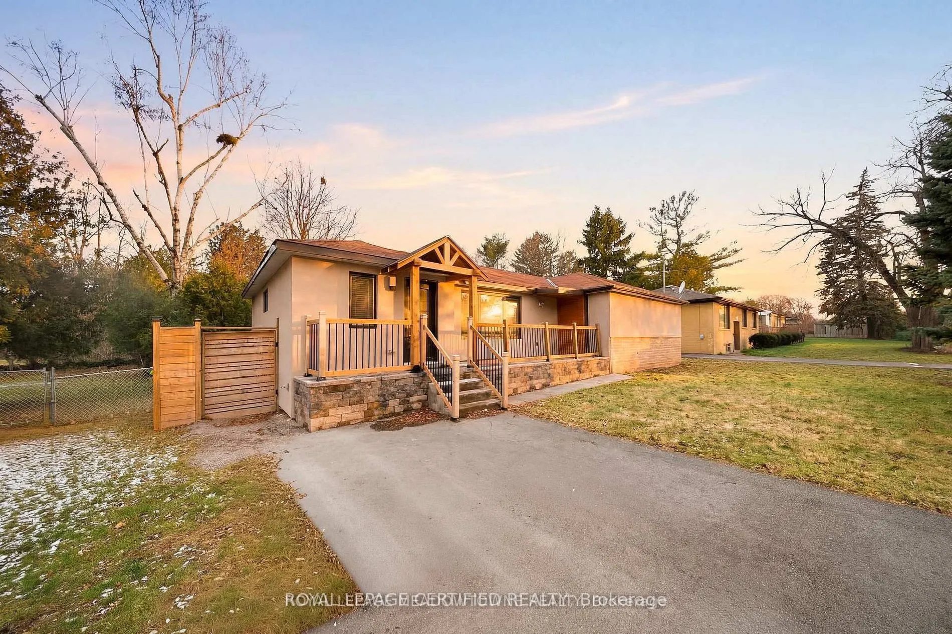 208 Glen Oak Drive