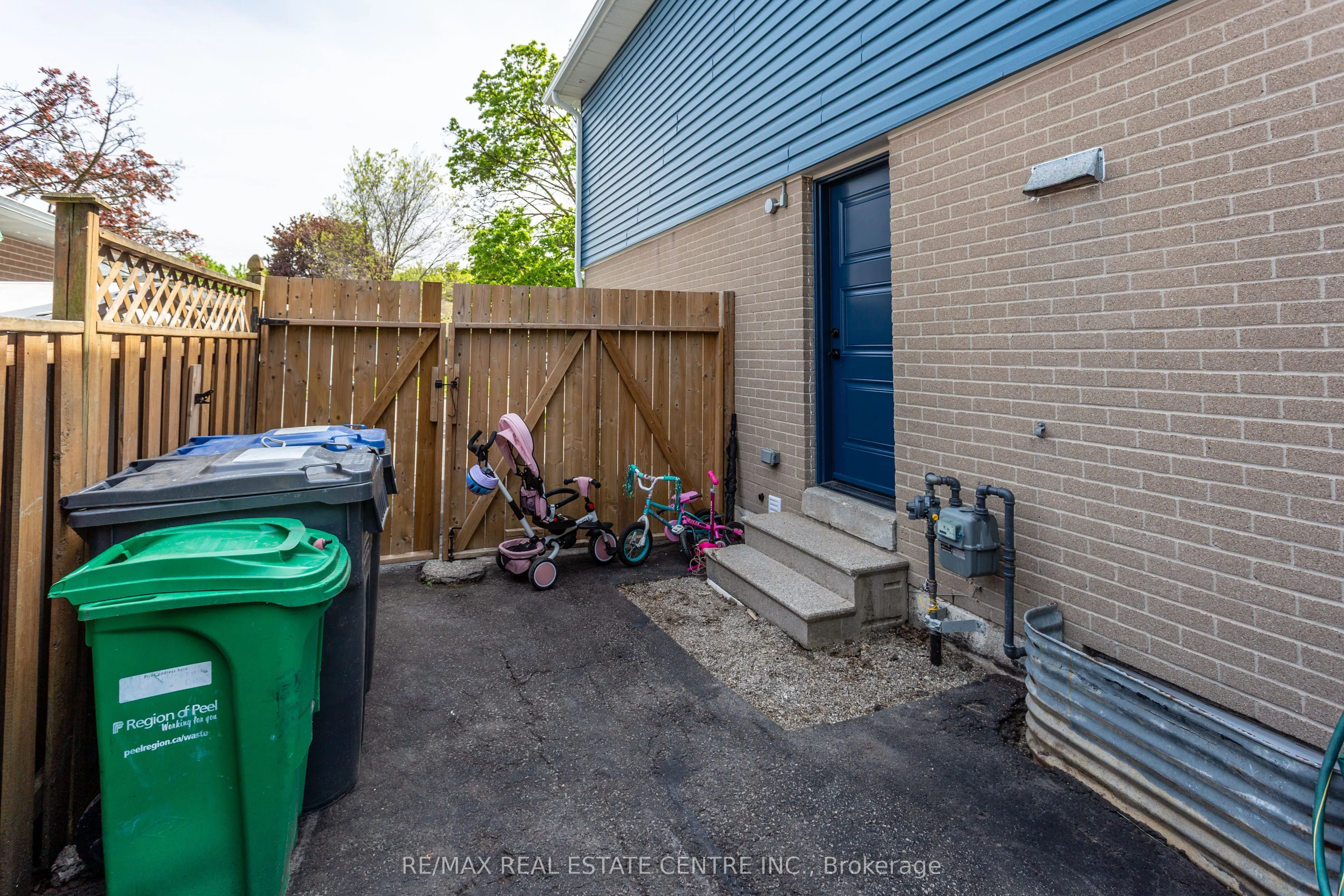 289 Archdekin Drive