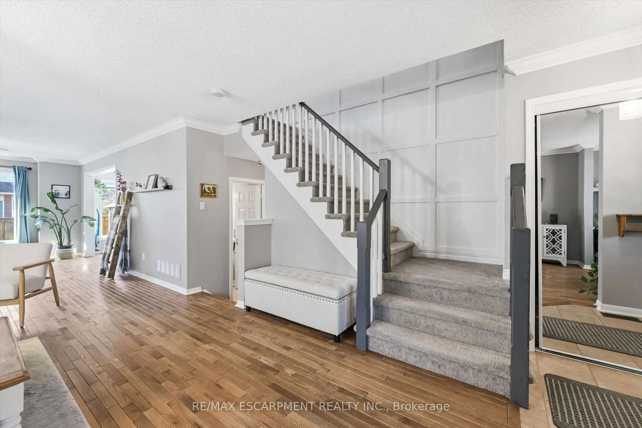 2206 Casselman Court