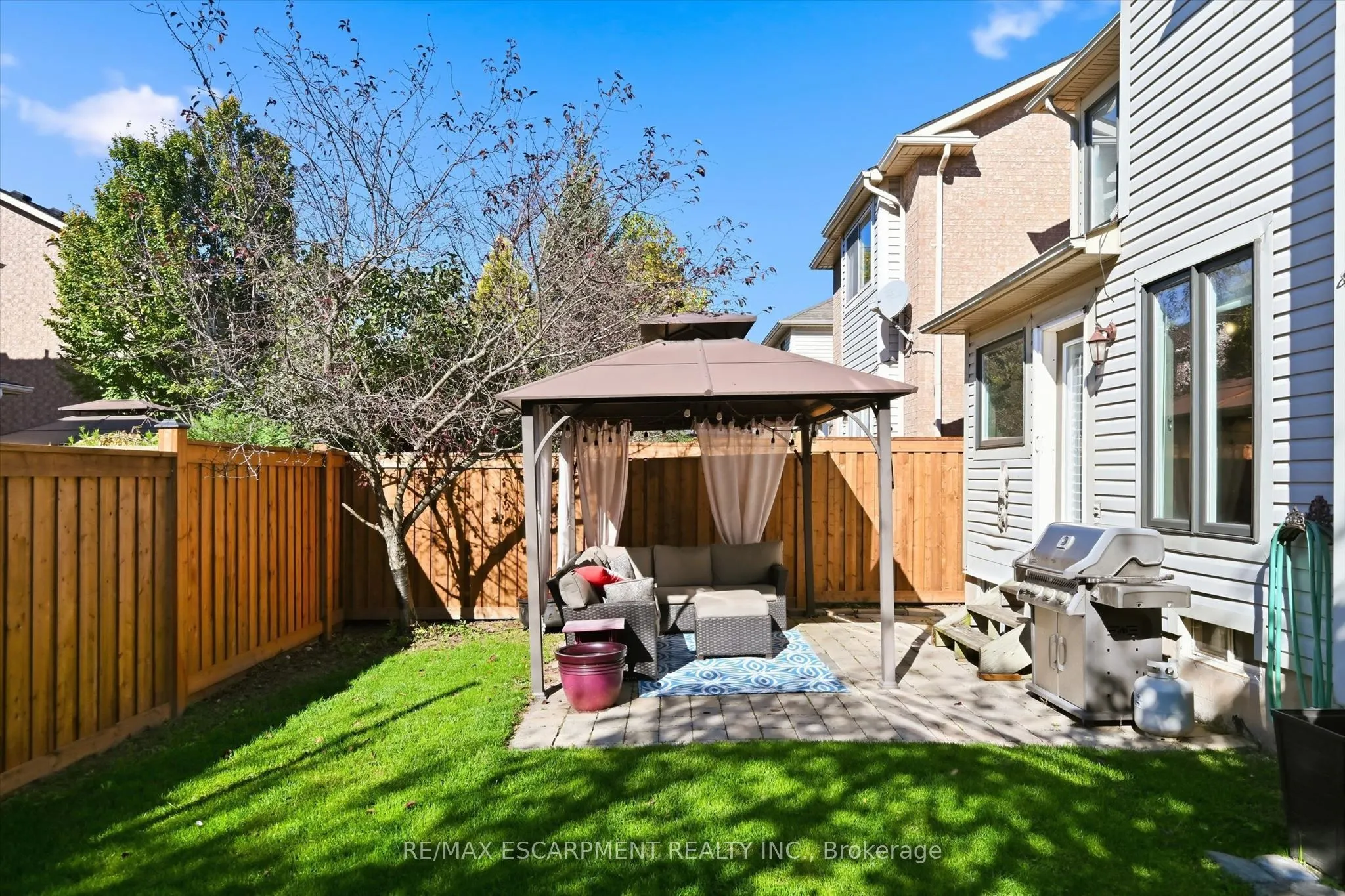 2206 Casselman Court