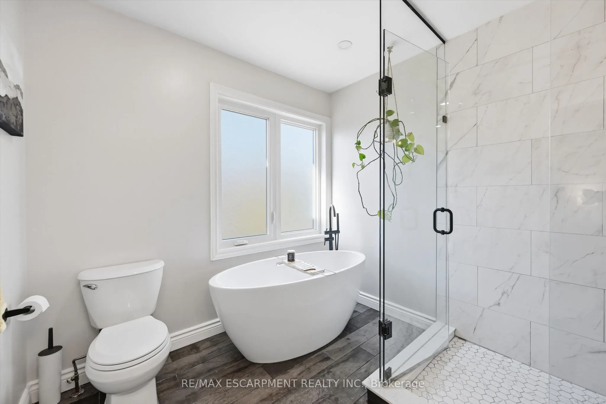 2206 Casselman Court