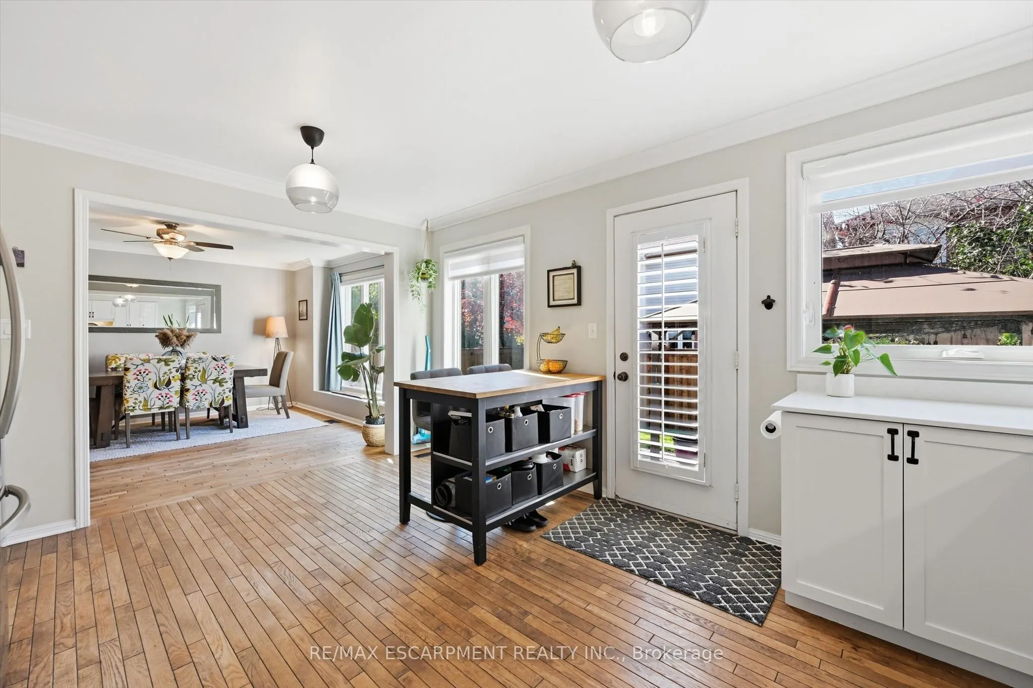 2206 Casselman Court