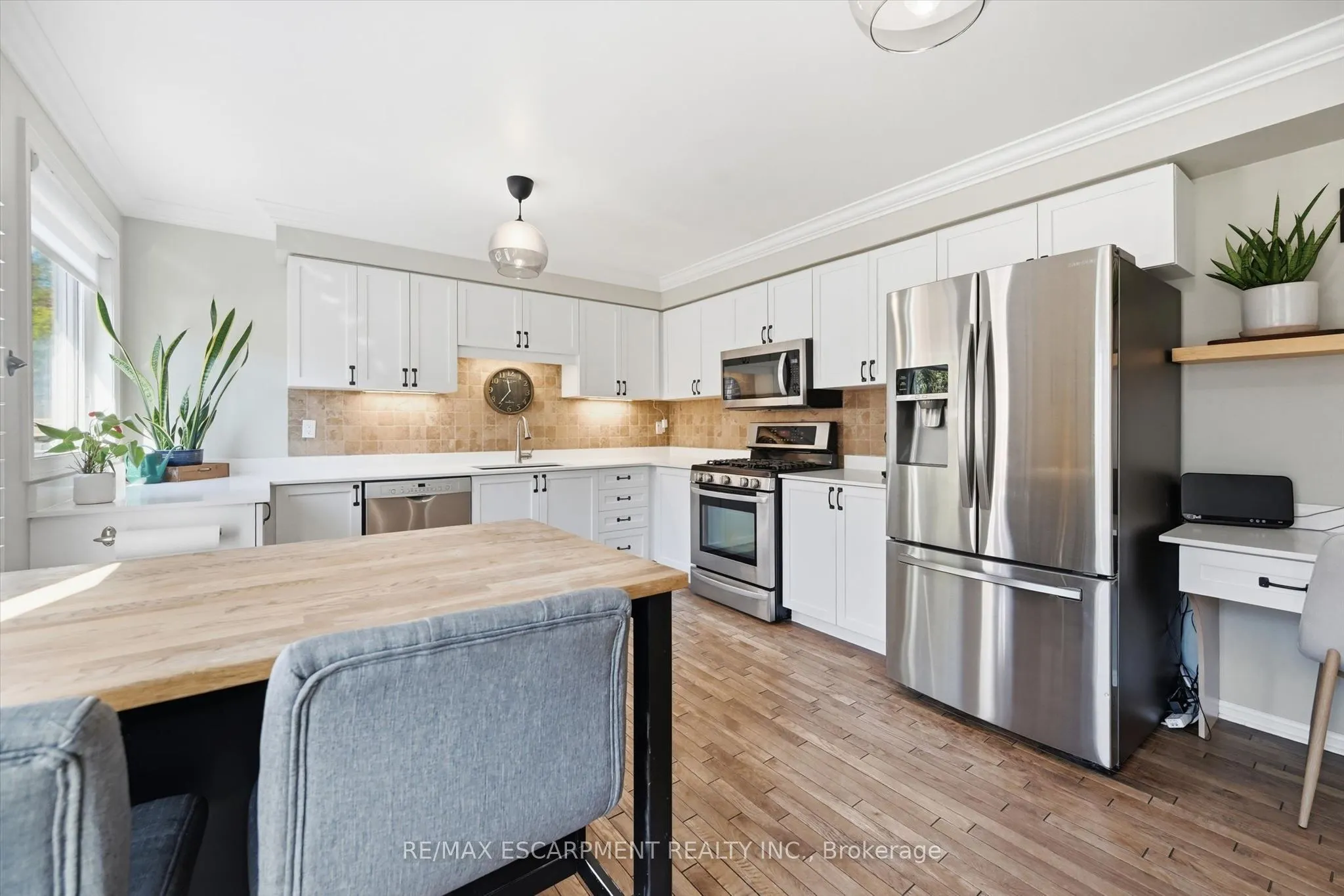 2206 Casselman Court
