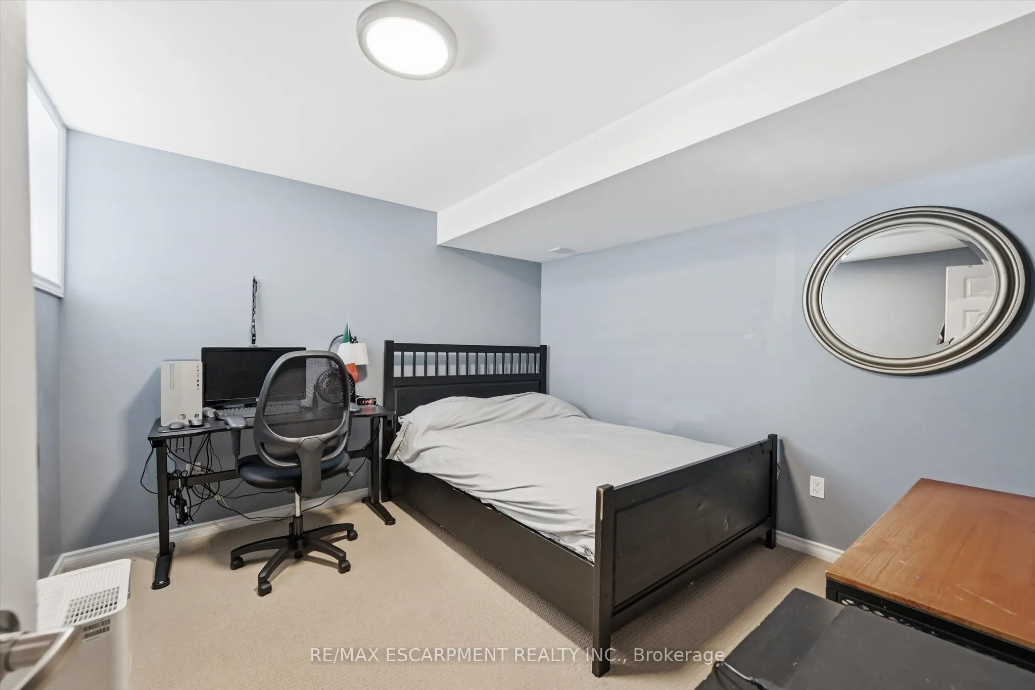 2206 Casselman Court