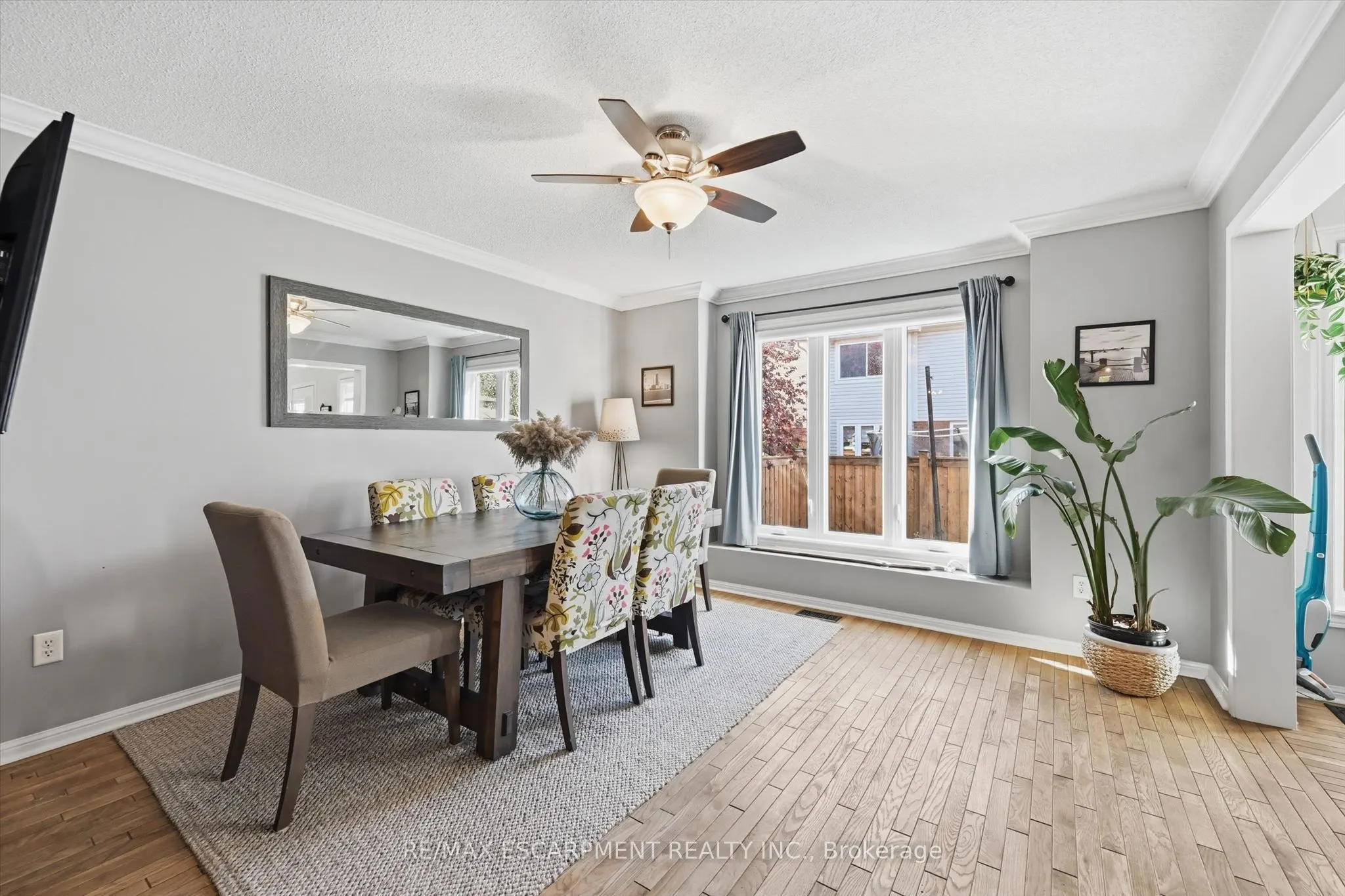 2206 Casselman Court