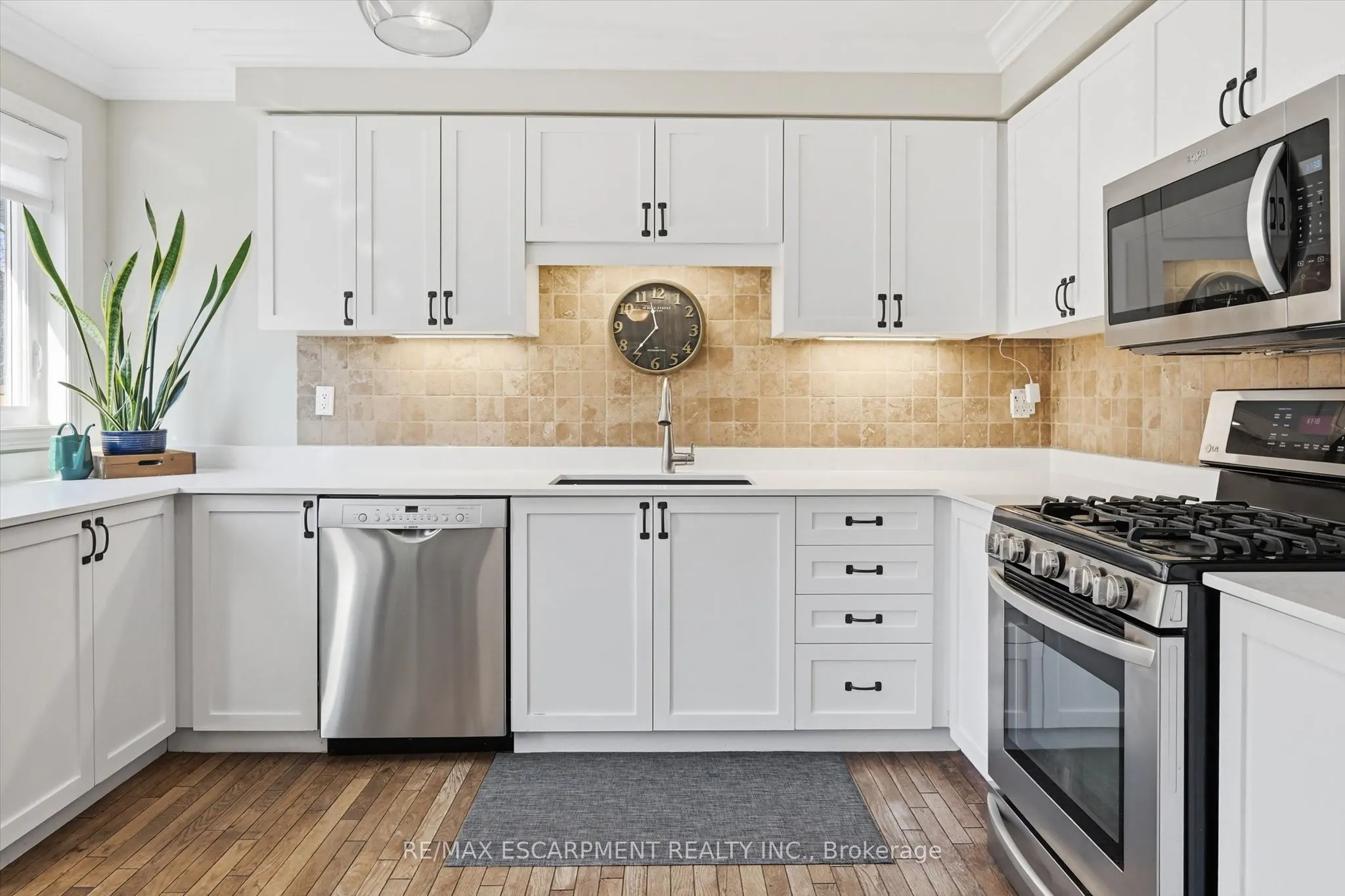 2206 Casselman Court