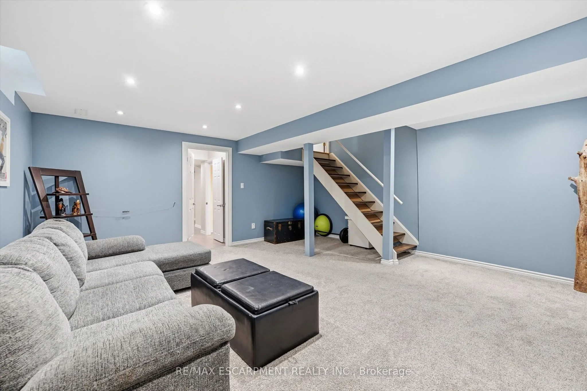 2206 Casselman Court