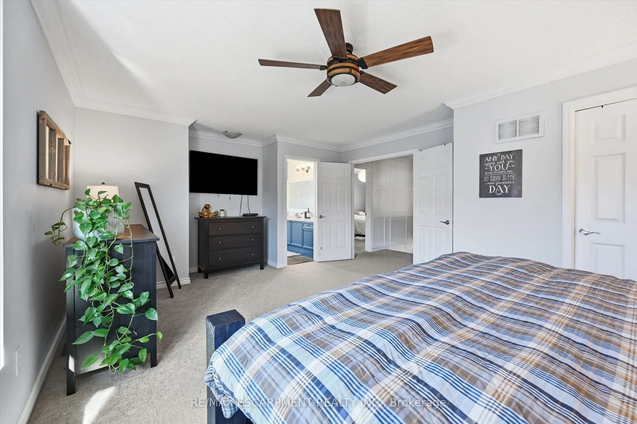 2206 Casselman Court