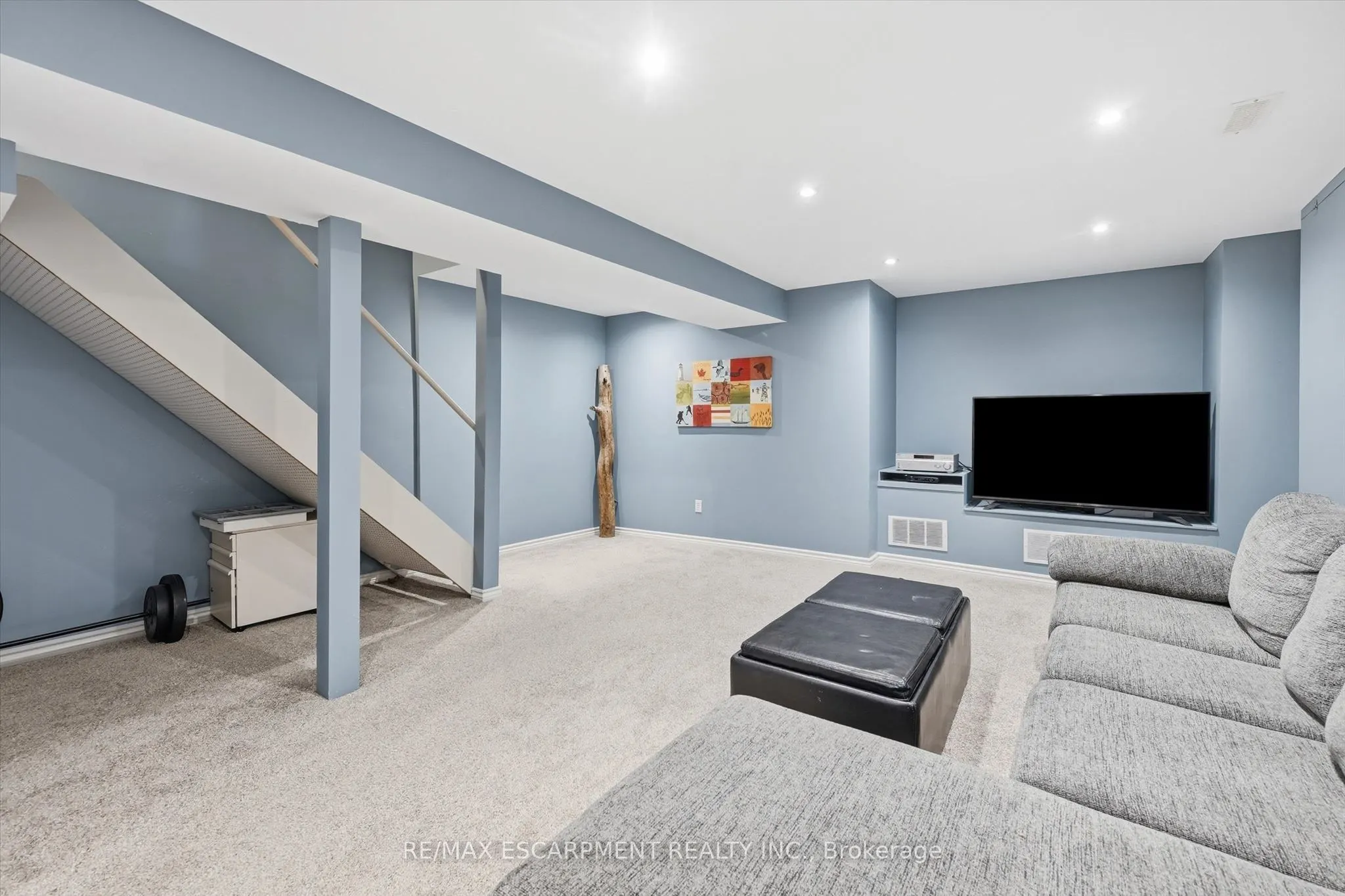 2206 Casselman Court
