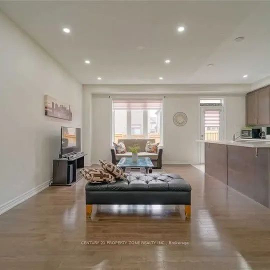17 Angelfish Road #Upper