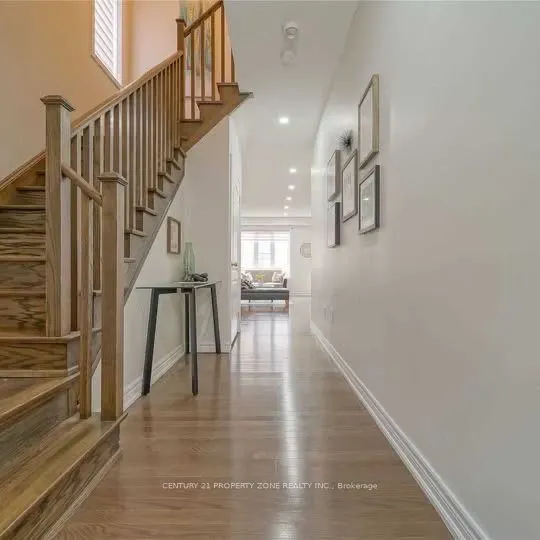 17 Angelfish Road #Upper