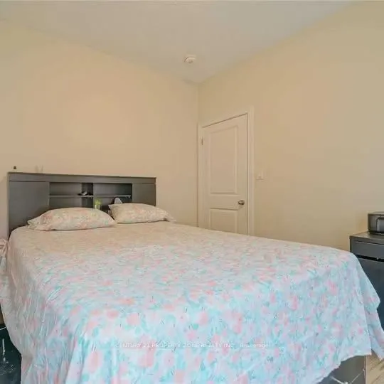 17 Angelfish Road #Upper