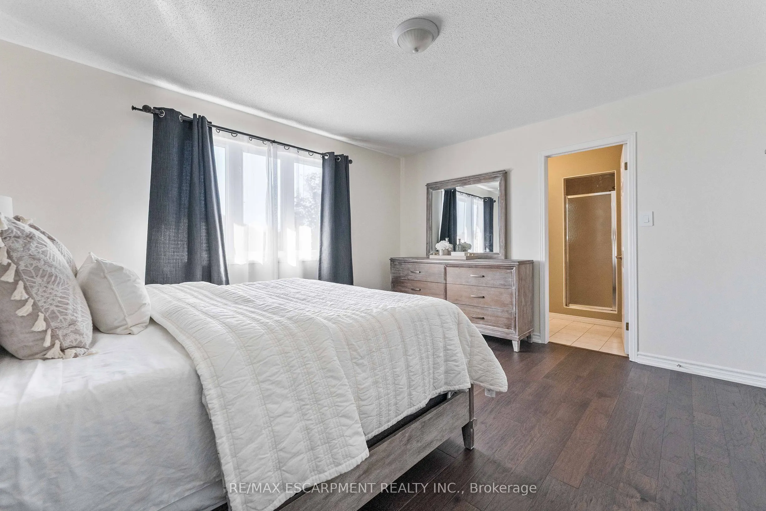2206 Golden Orchard Trail