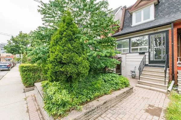 20 Golden Avenue W