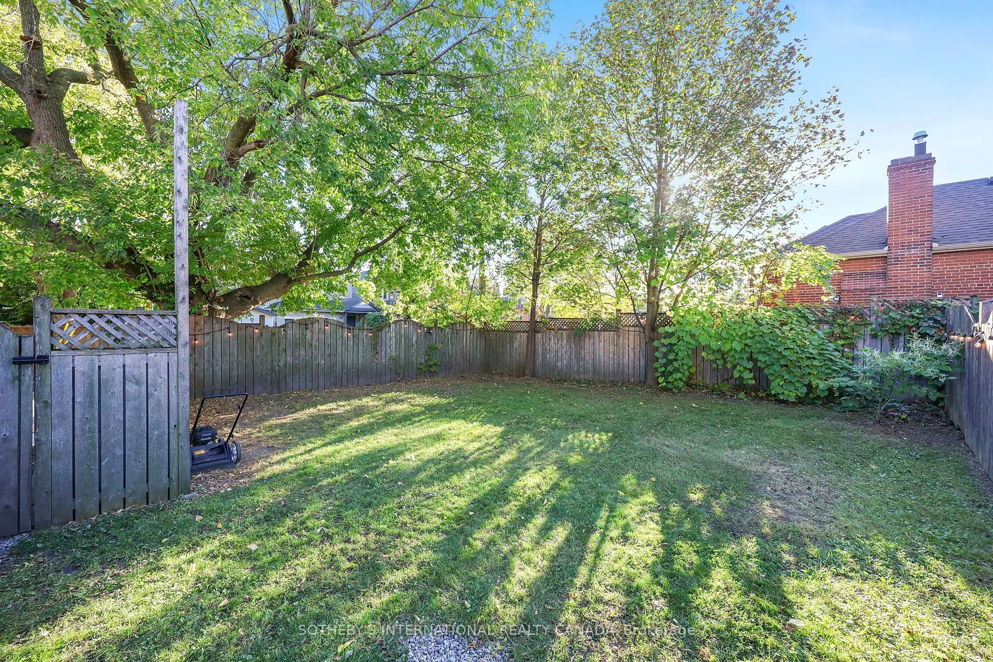 16 Smithfield Drive