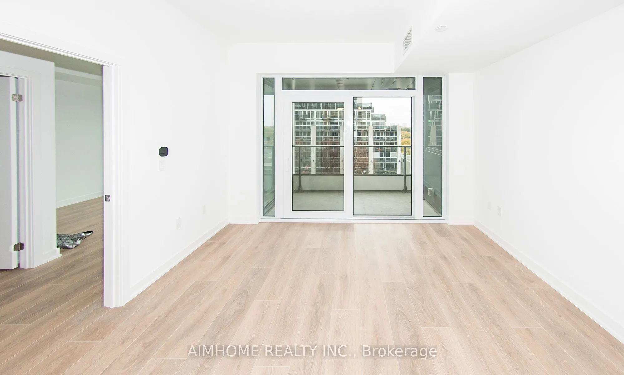 1037 The Queensway #524