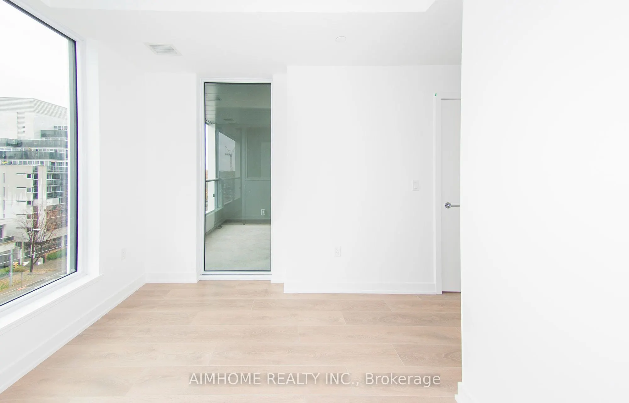 1037 The Queensway #524