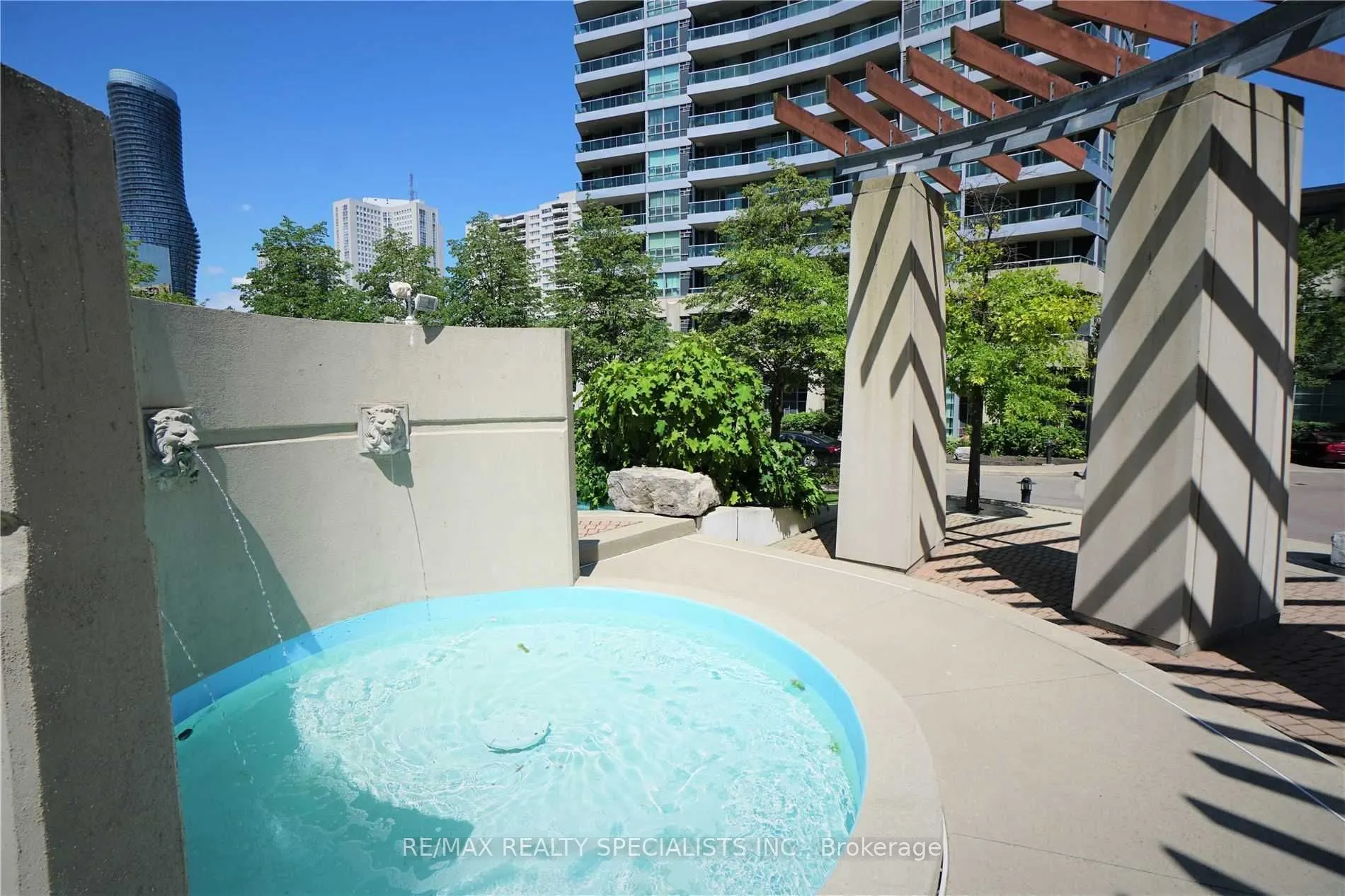 33 Elm Drive #2207