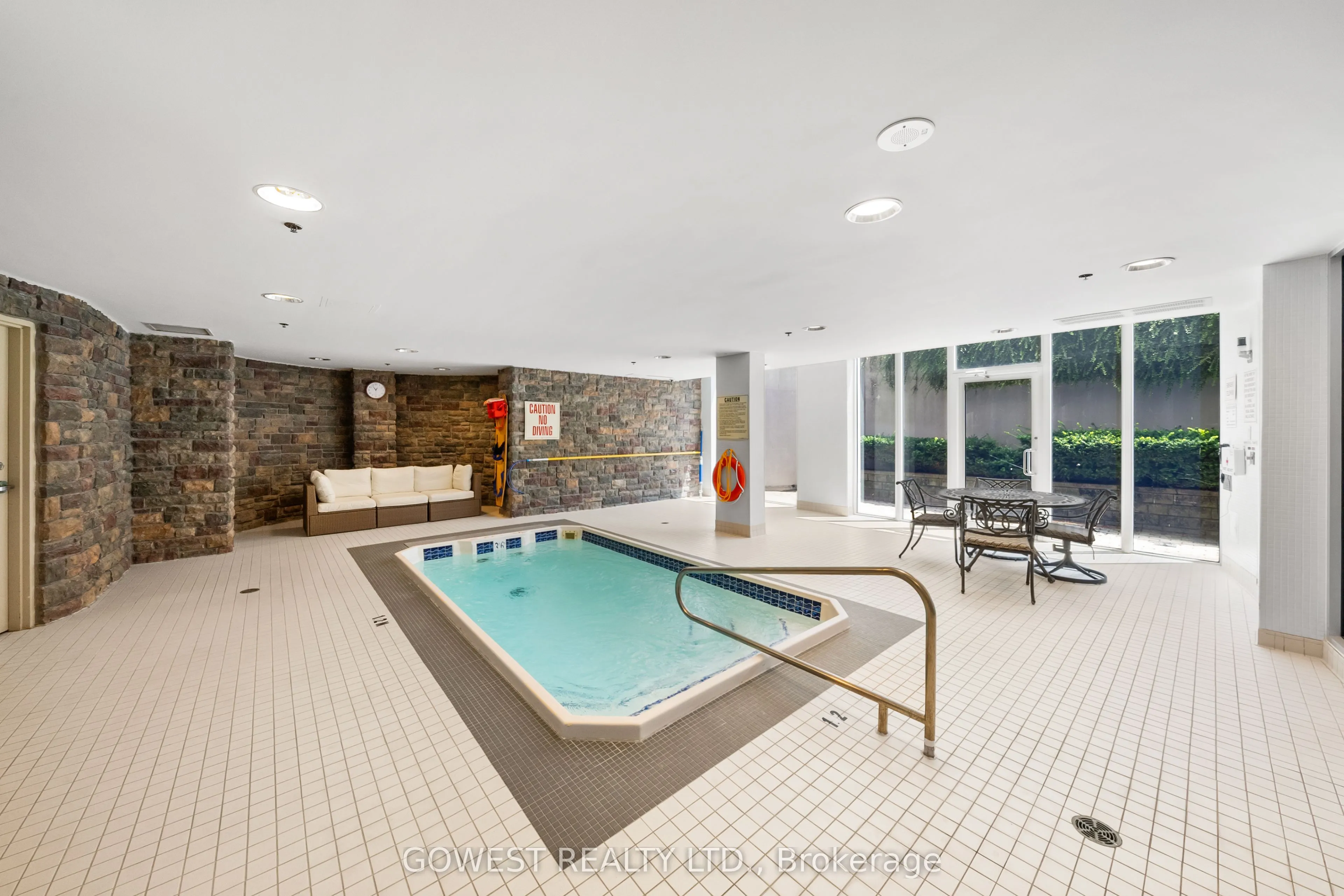 2095 Lake Shore Boulevard W #318