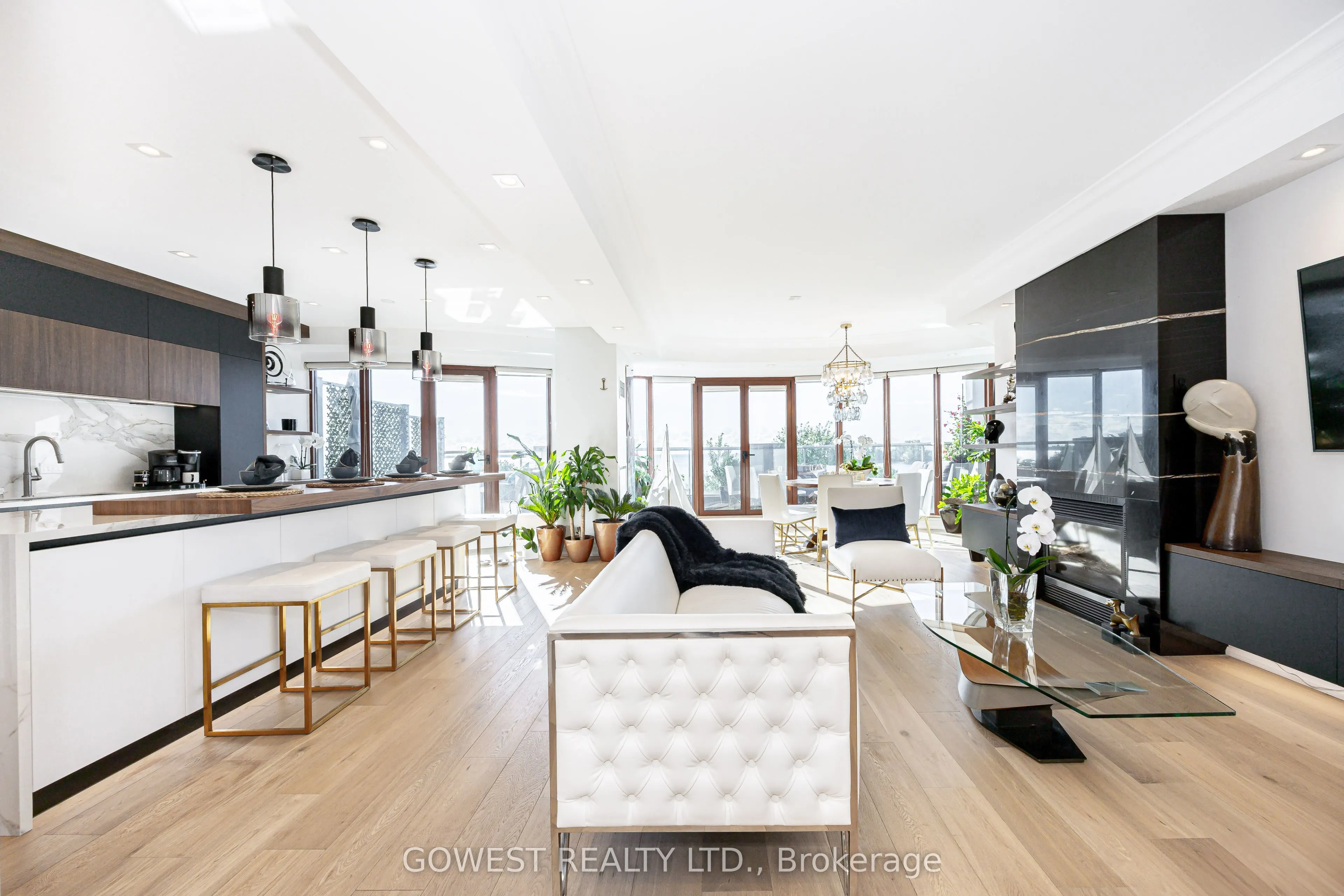 2095 Lake Shore Boulevard W #318