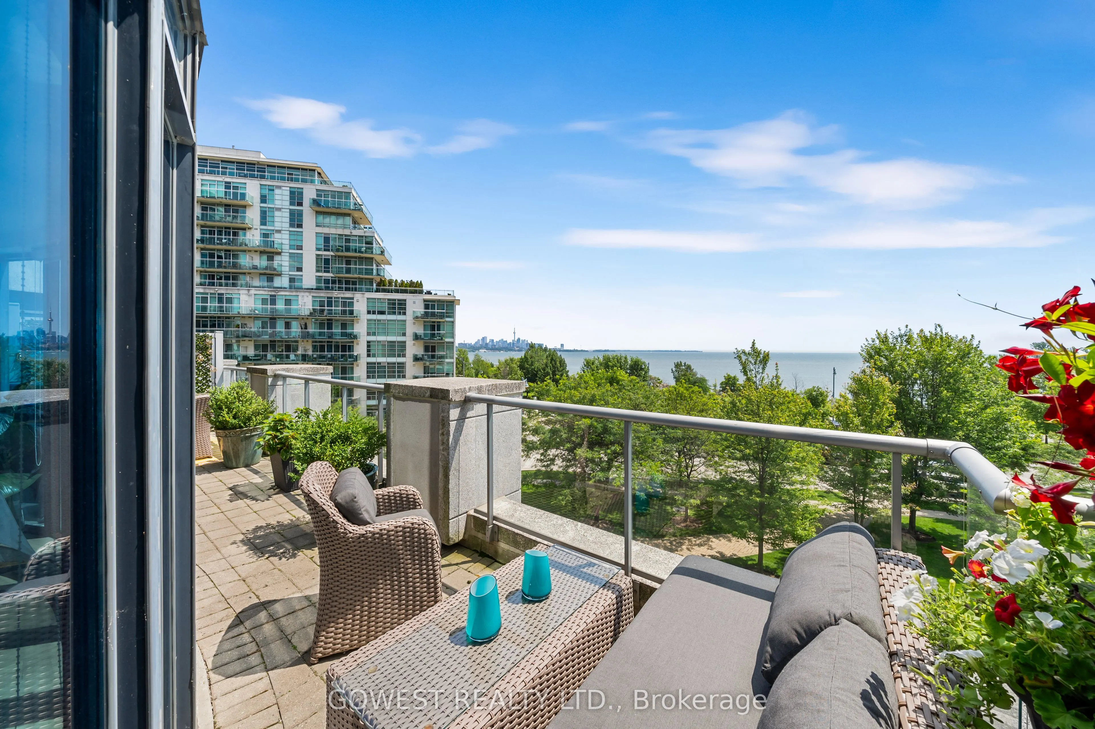 2095 Lake Shore Boulevard W #318