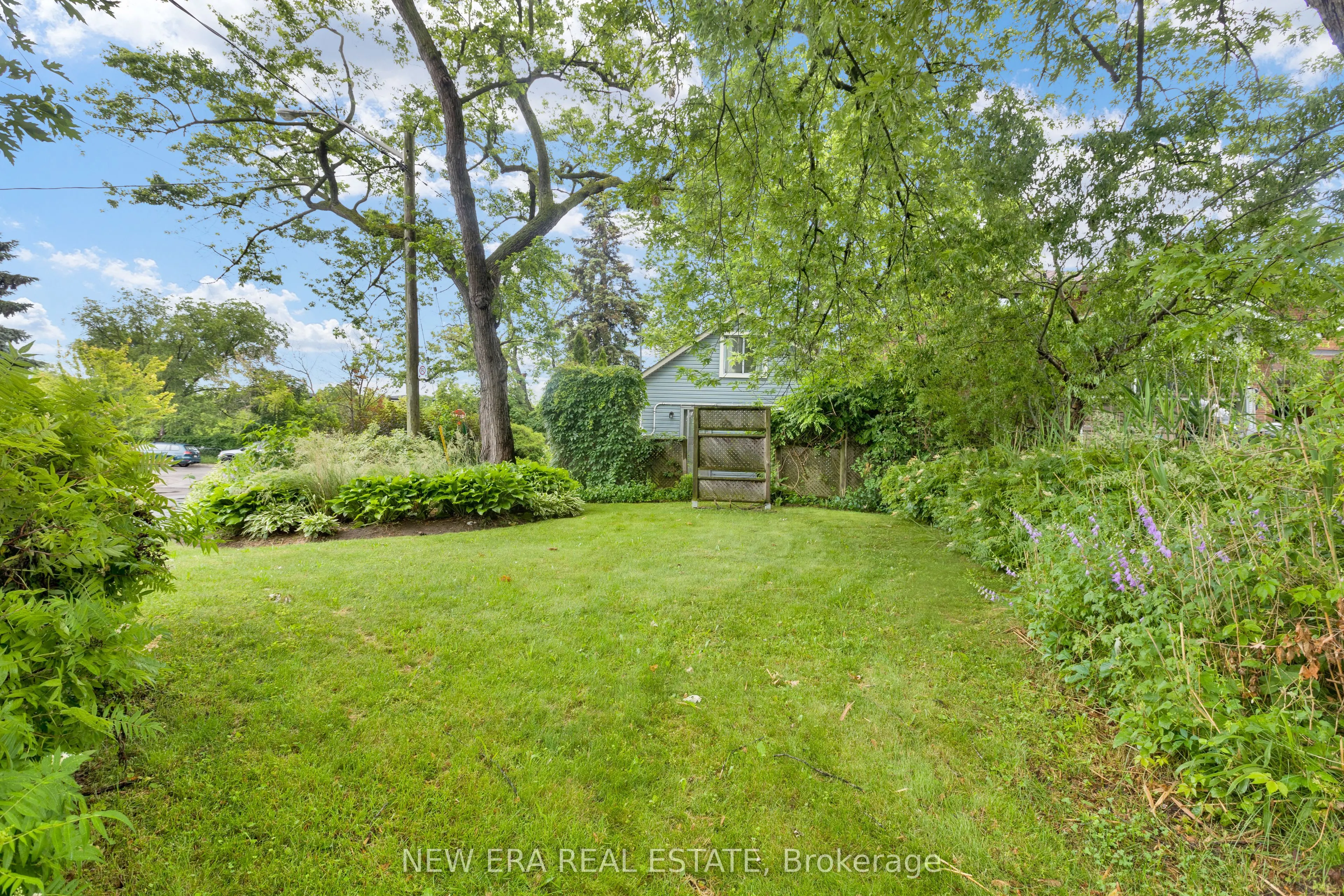 2 Foch Avenue