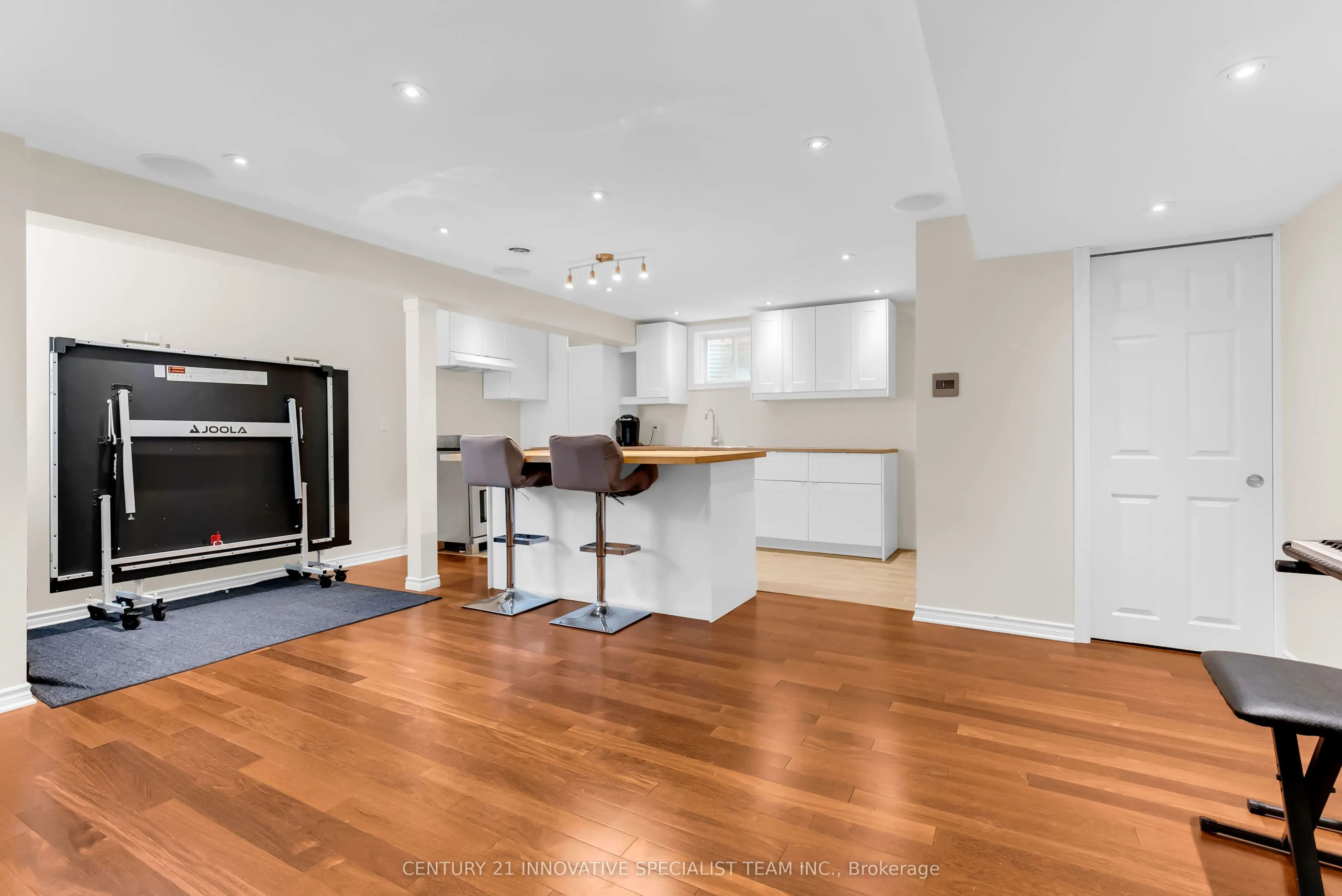 982 Syndenham Lane
