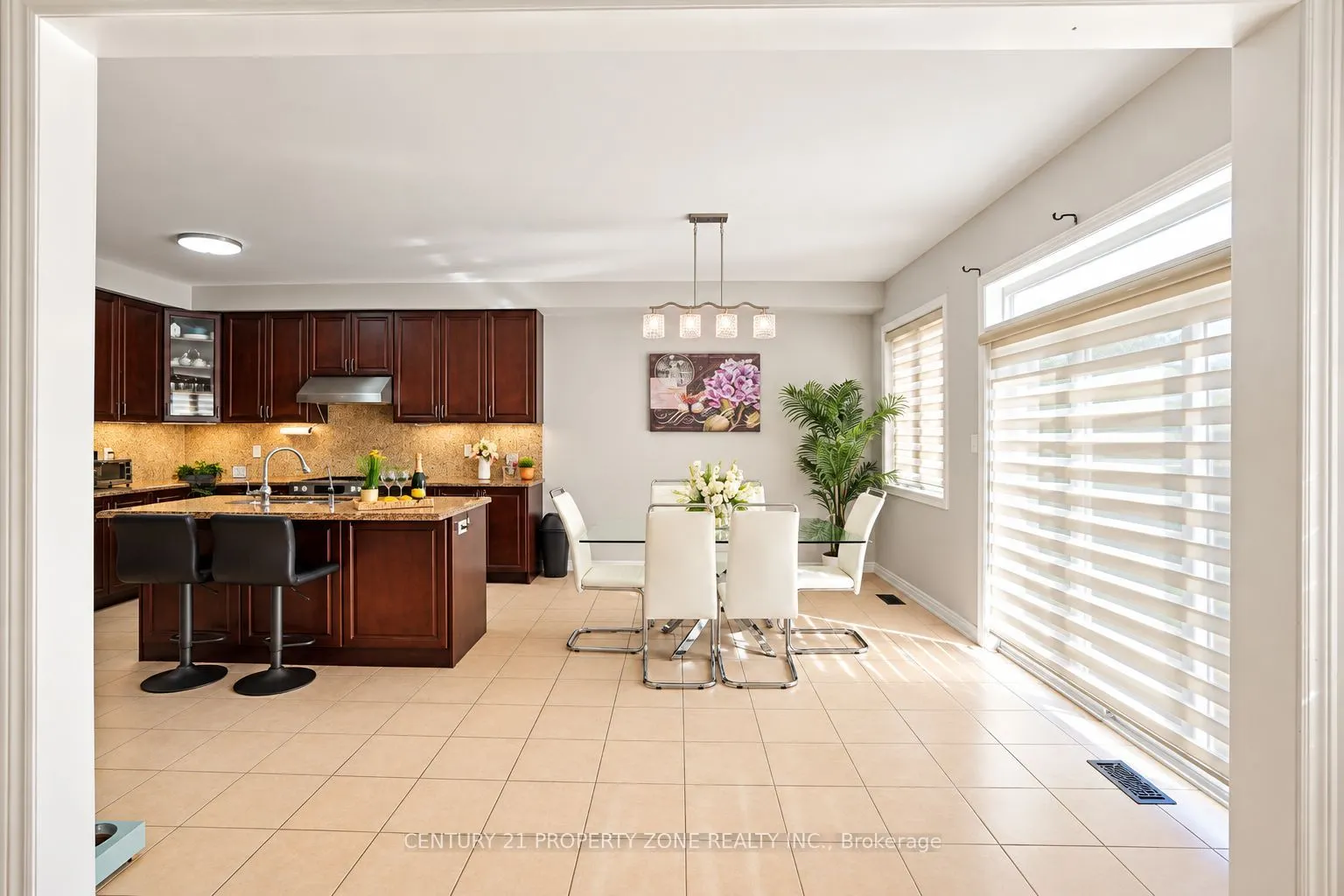 27 Sliprock Crescent