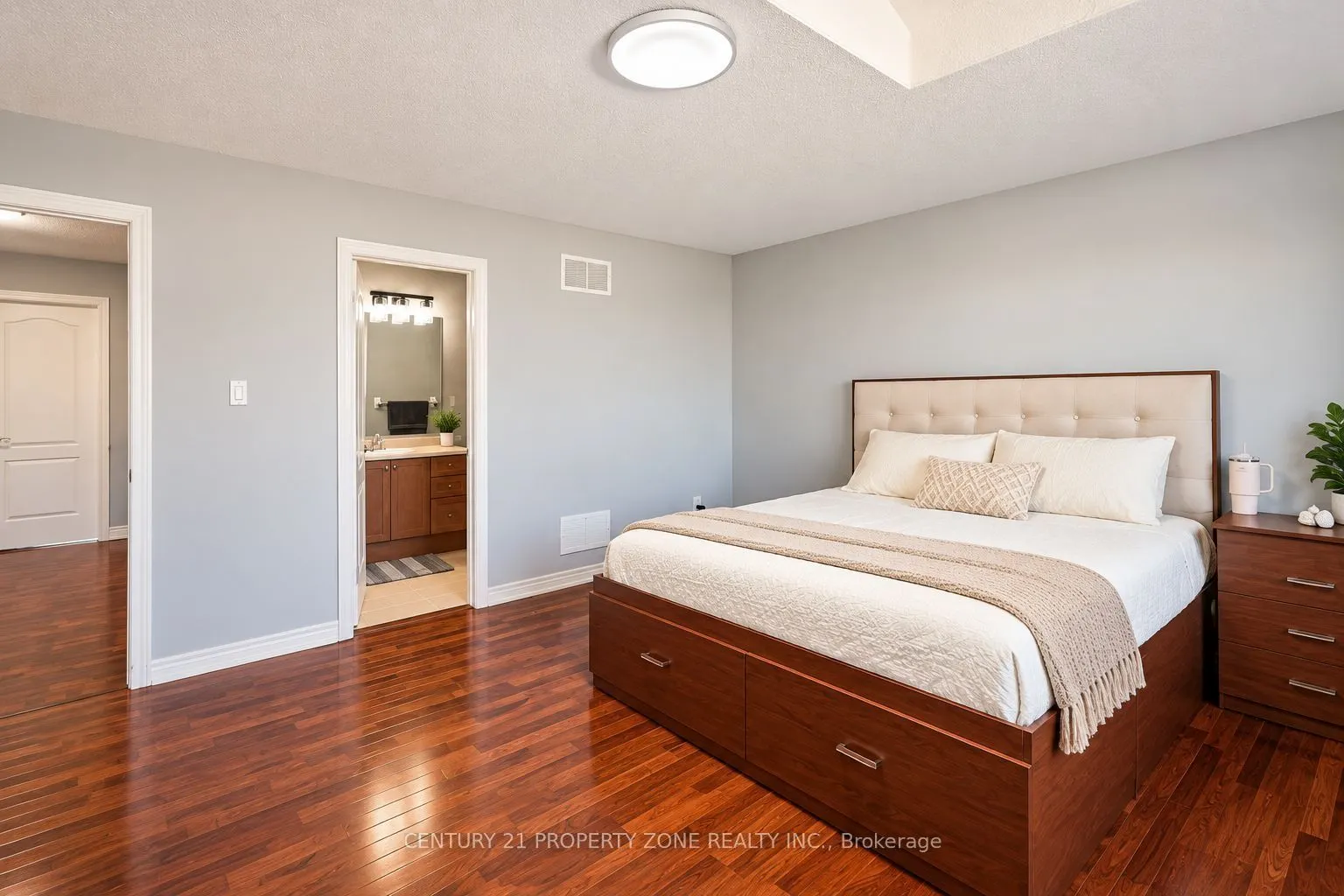 27 Sliprock Crescent