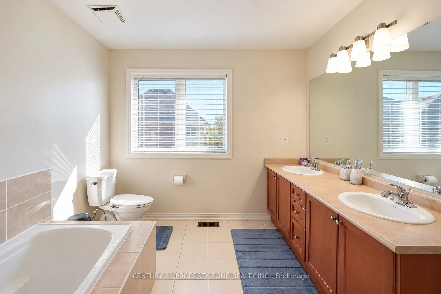 27 Sliprock Crescent