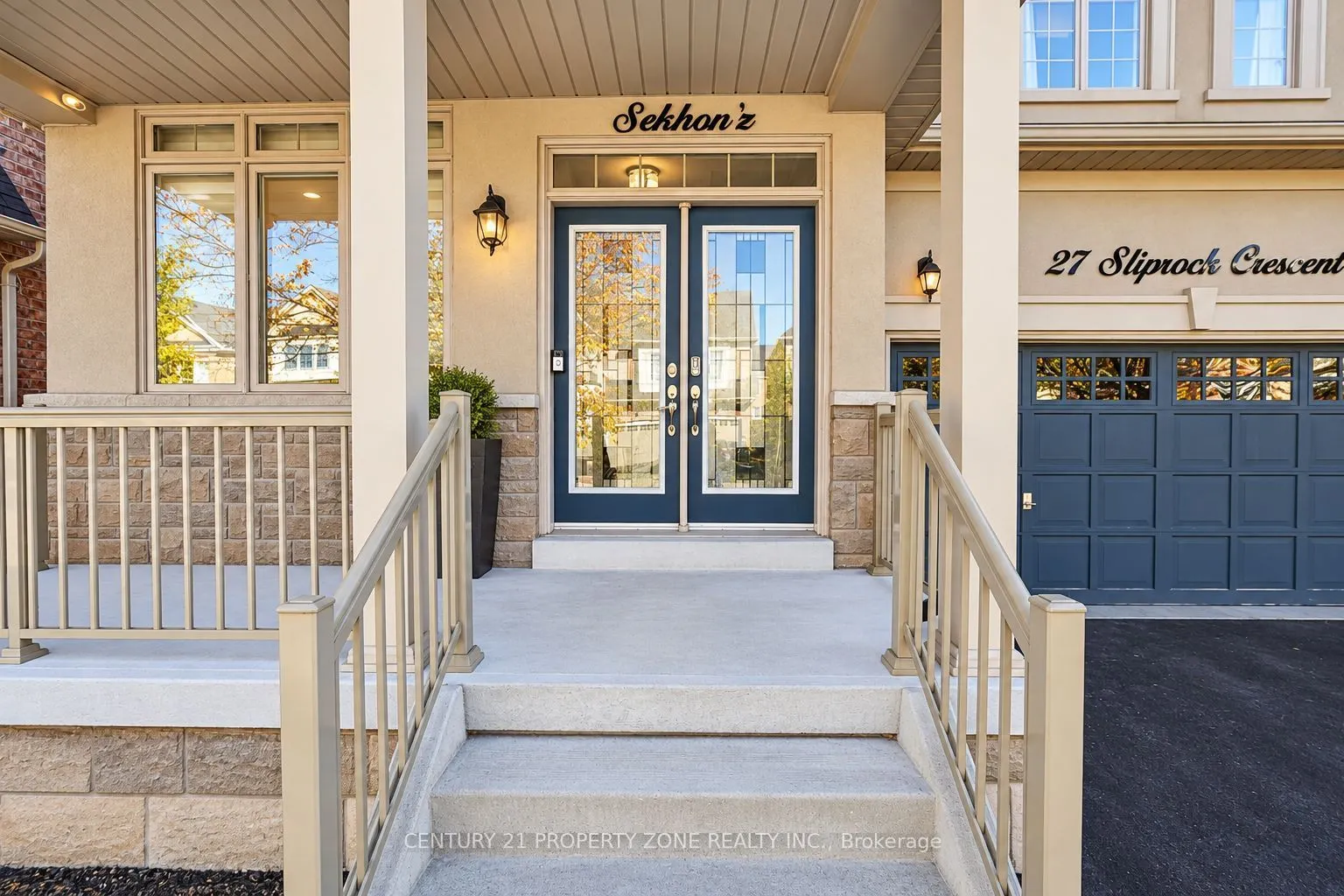 27 Sliprock Crescent