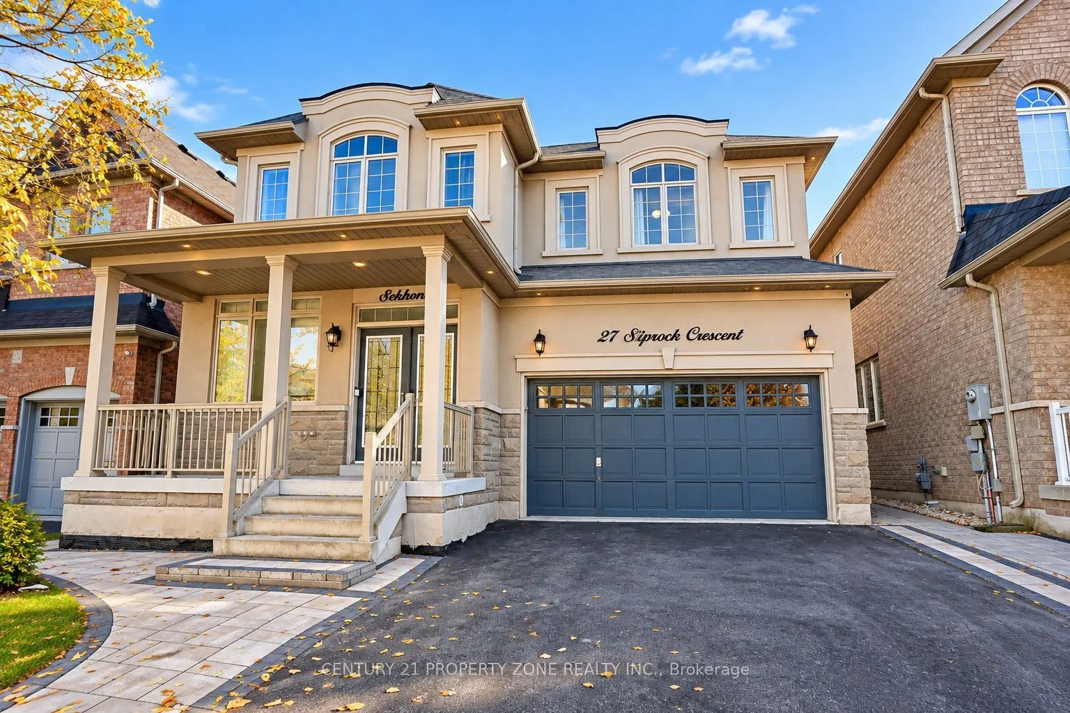 27 Sliprock Crescent