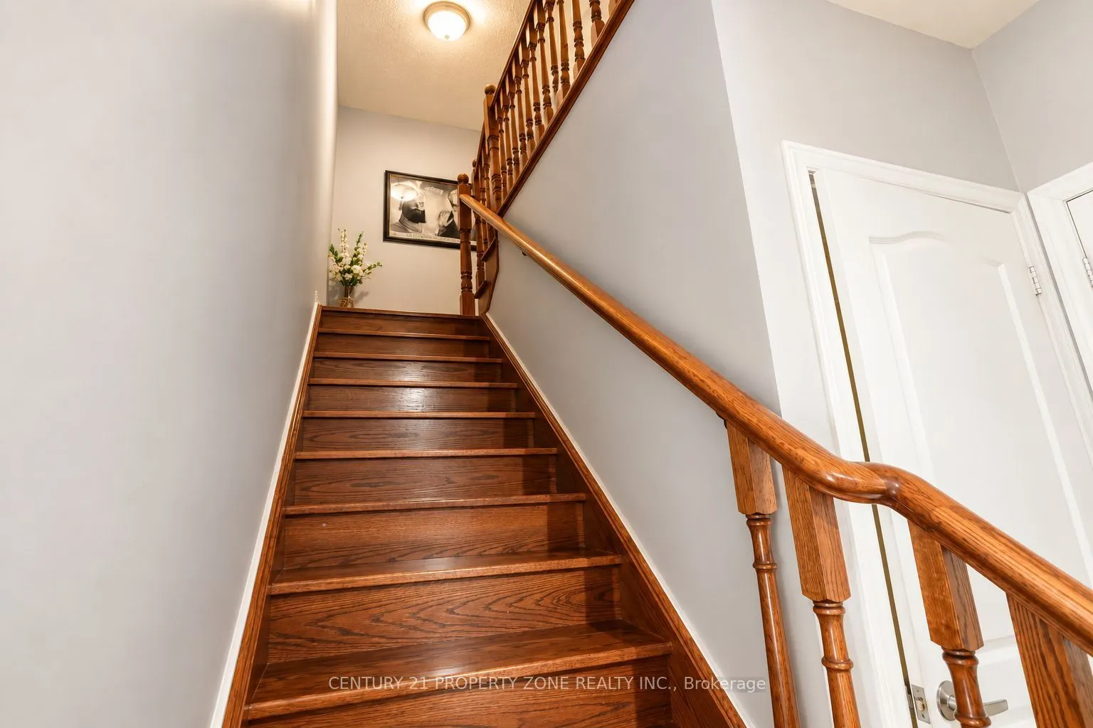 27 Sliprock Crescent