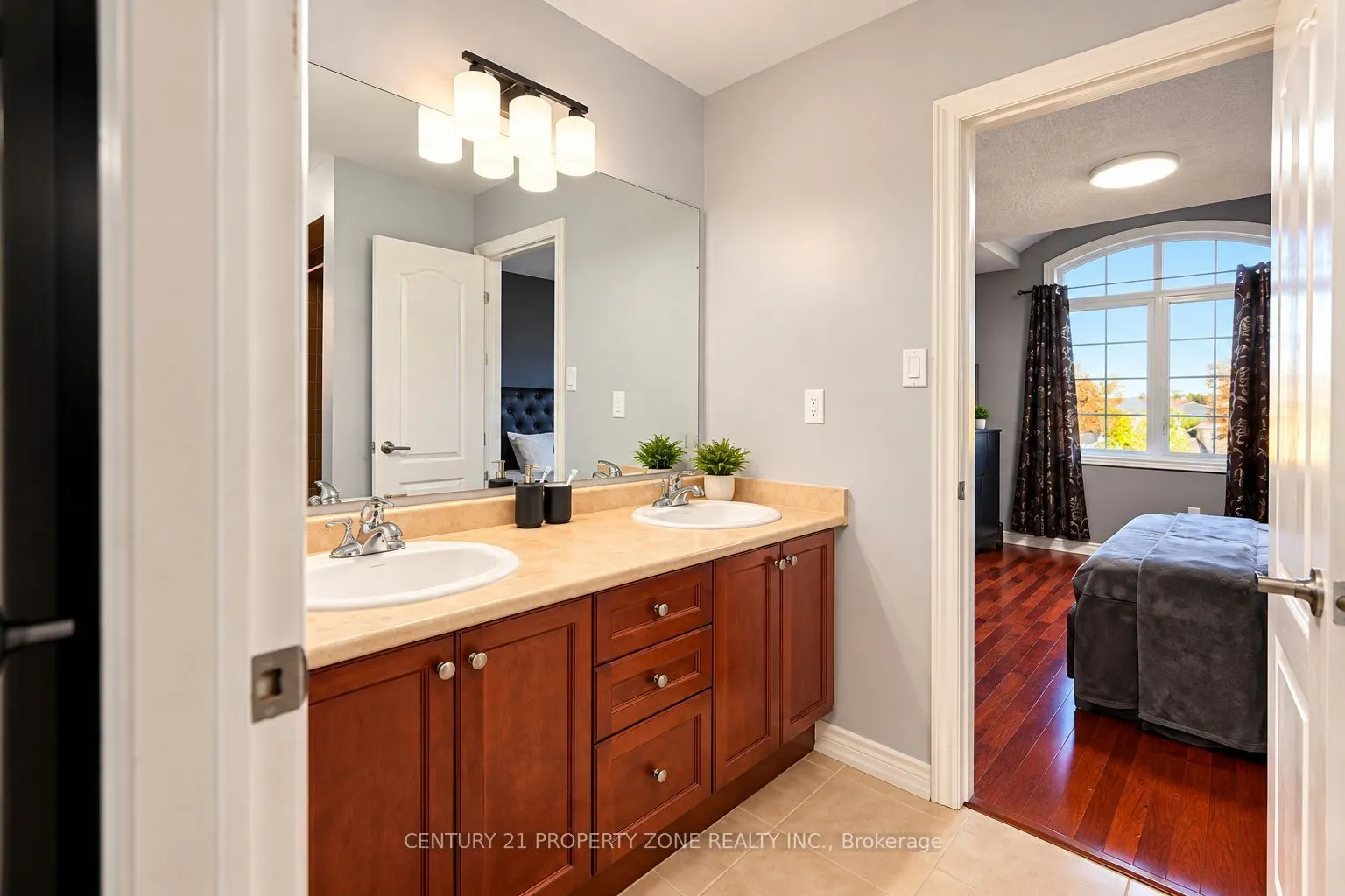 27 Sliprock Crescent