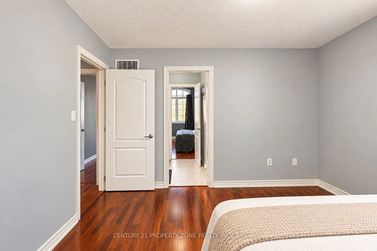 27 Sliprock Crescent