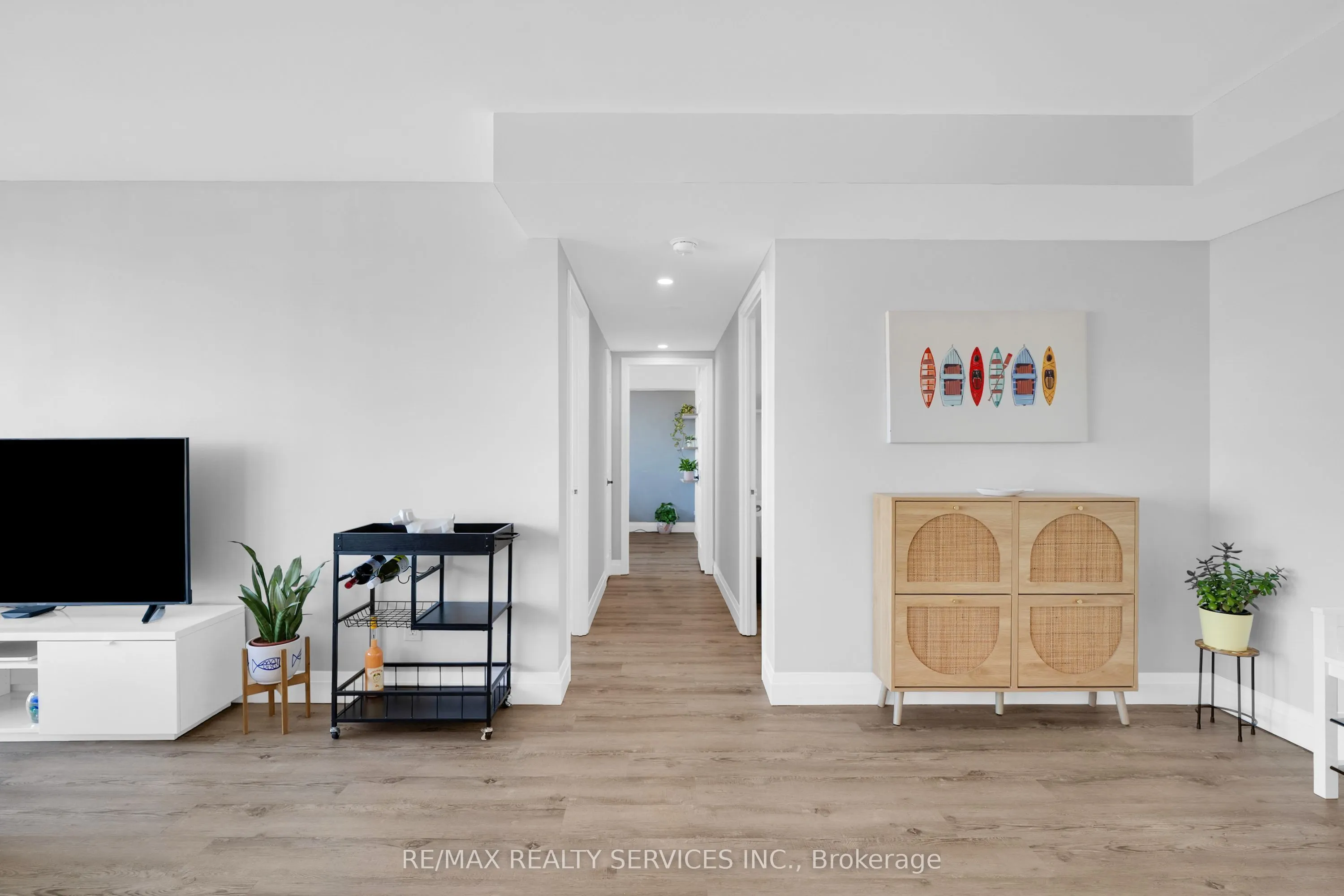 880 Dundas Street W #1104