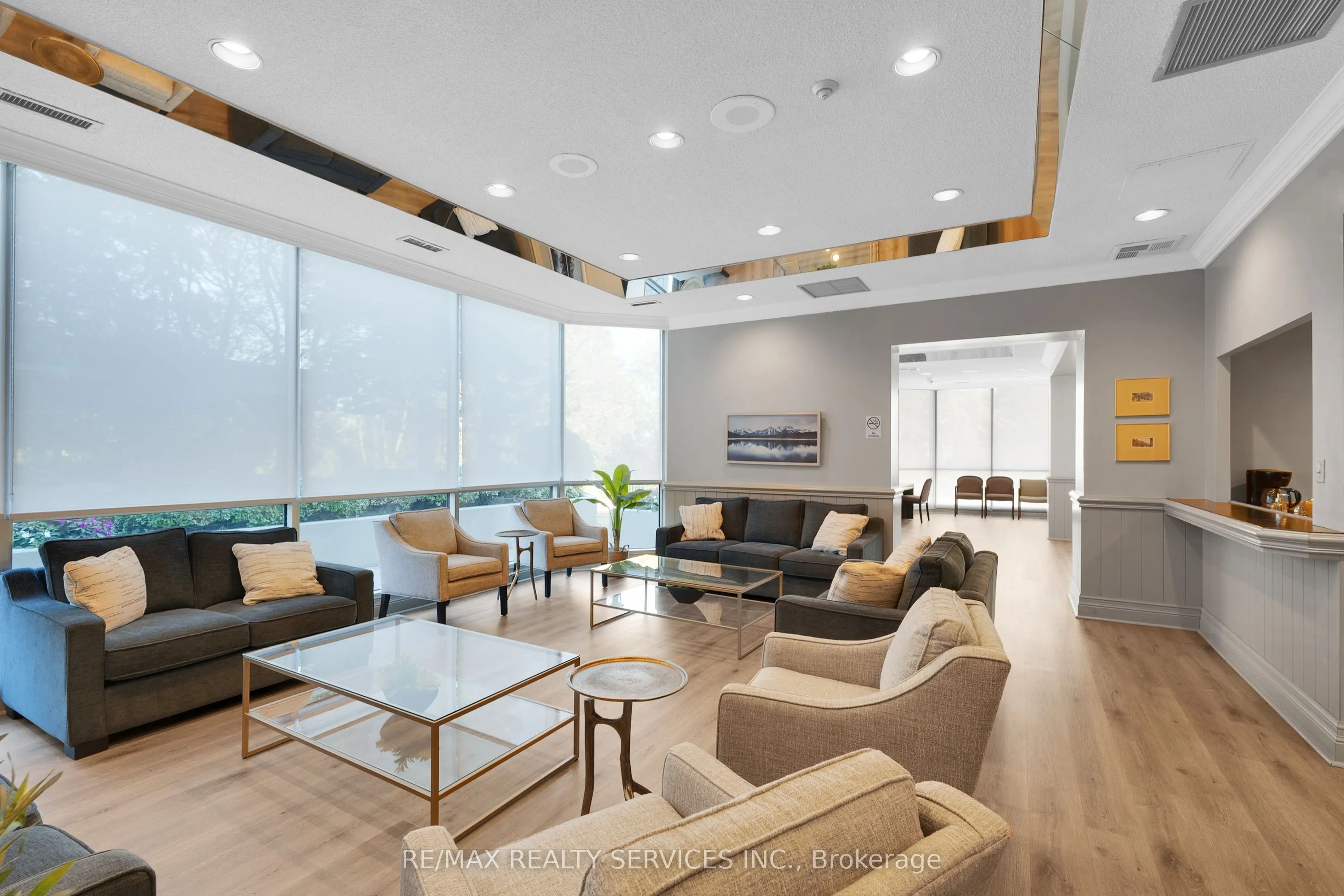 880 Dundas Street W #1104