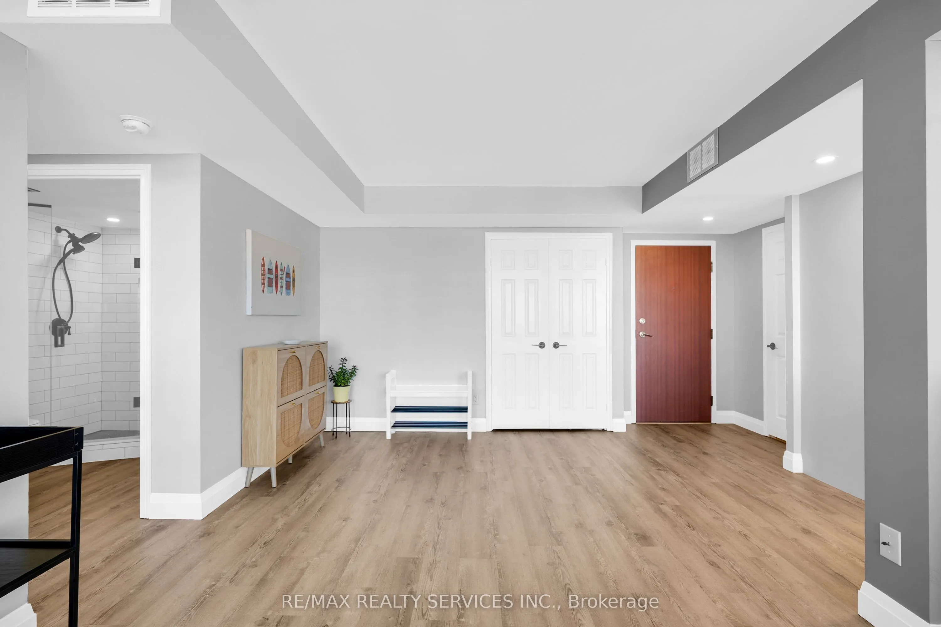 880 Dundas Street W #1104
