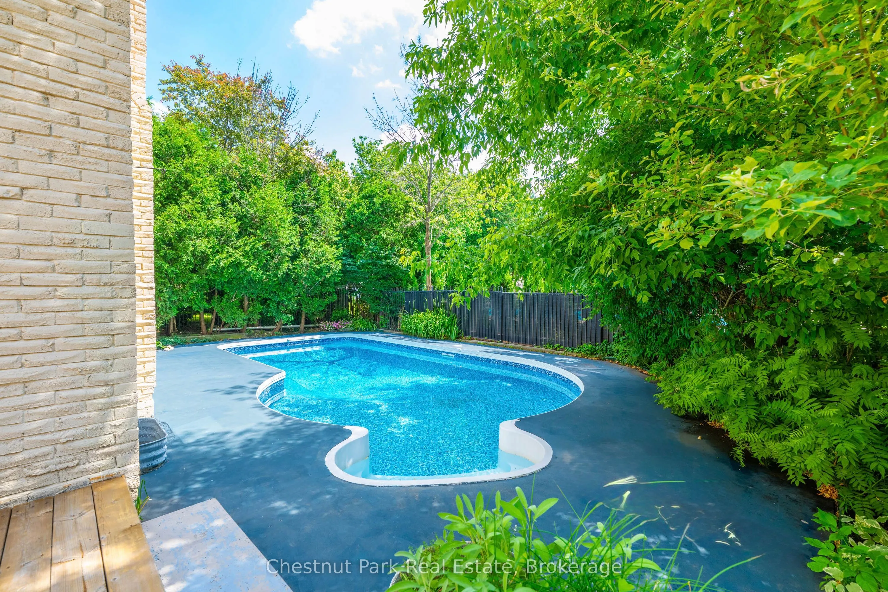 2052 Chippewa Trail