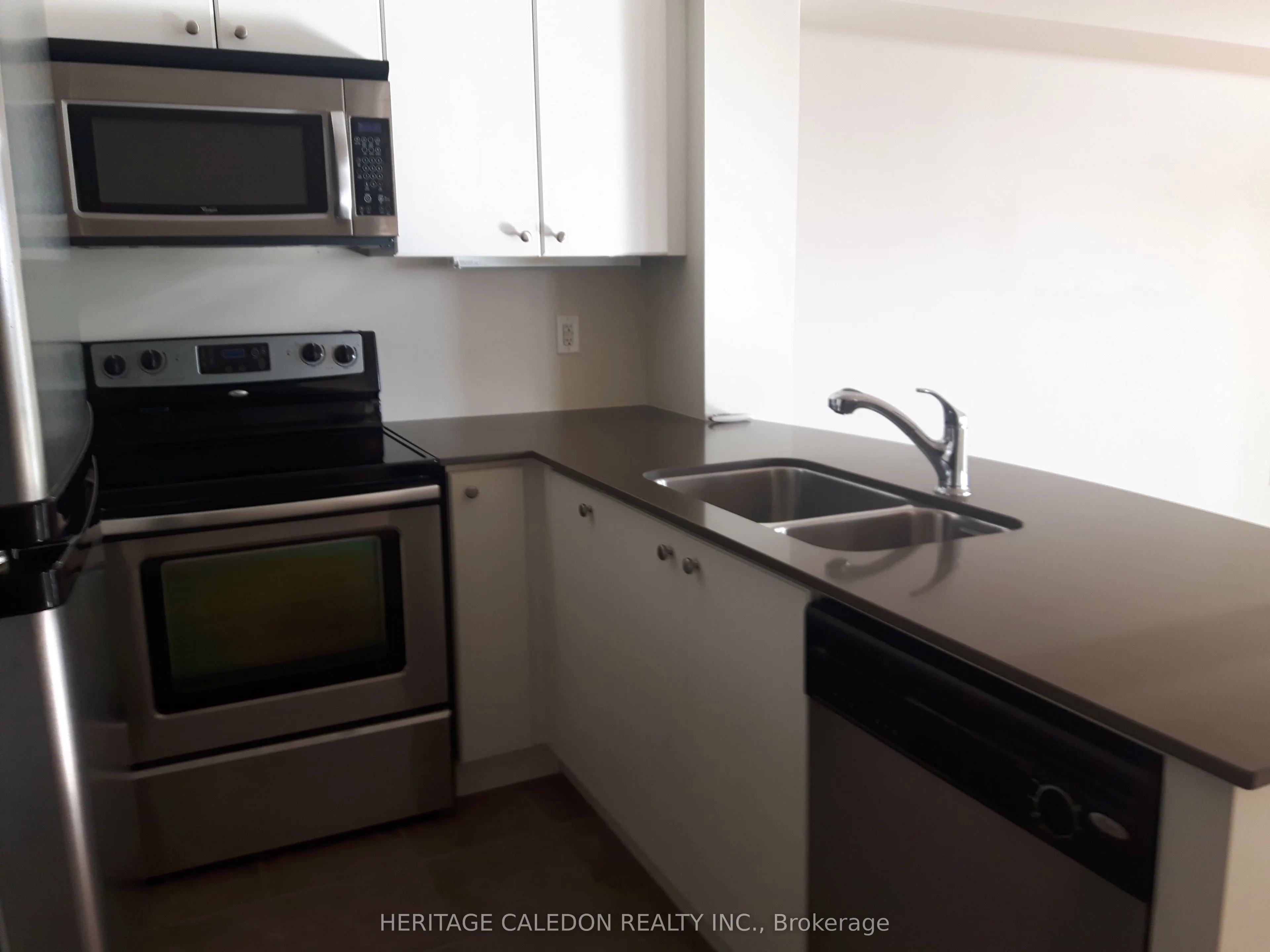 9 George Street N #1007