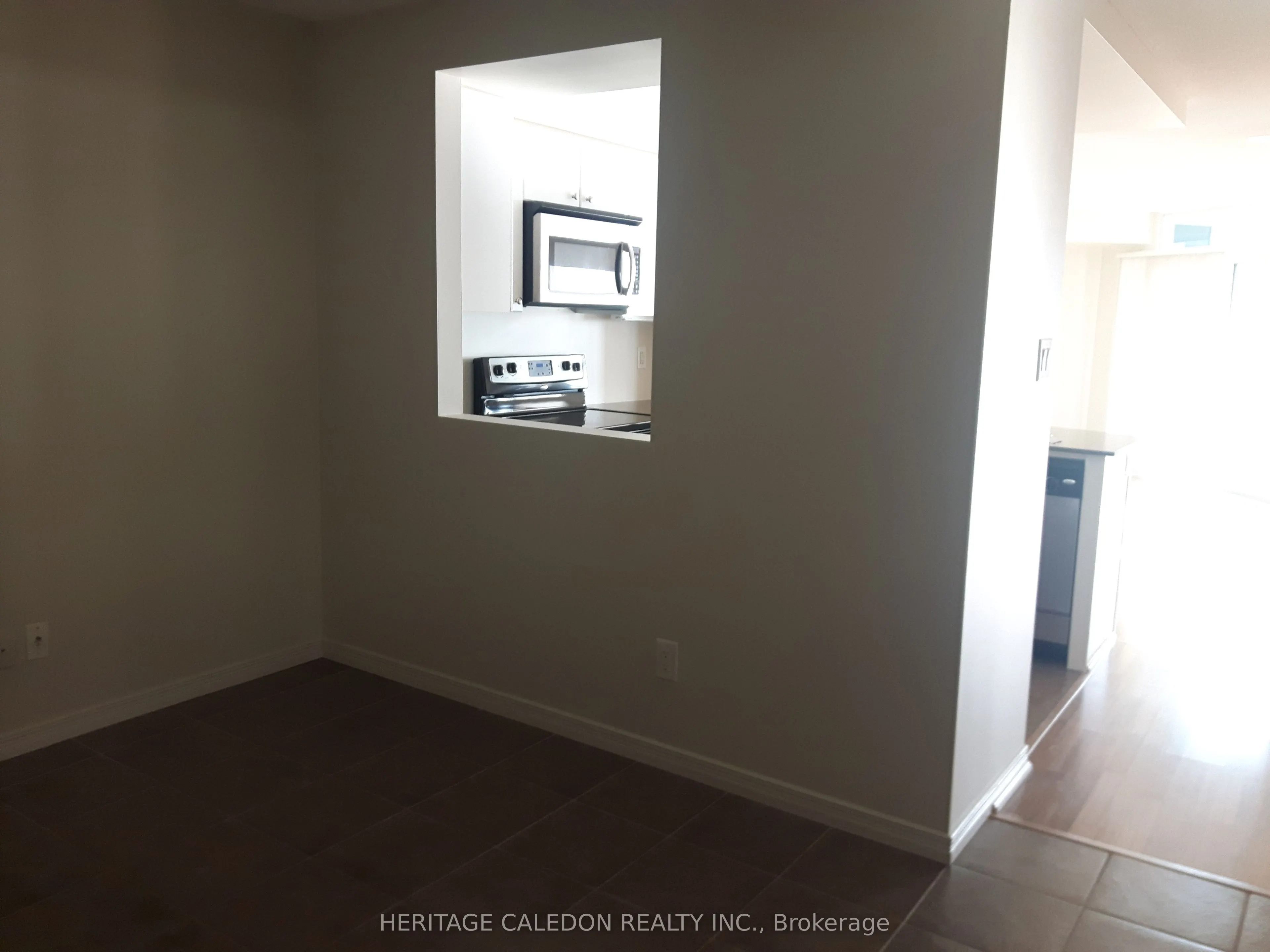 9 George Street N #1007