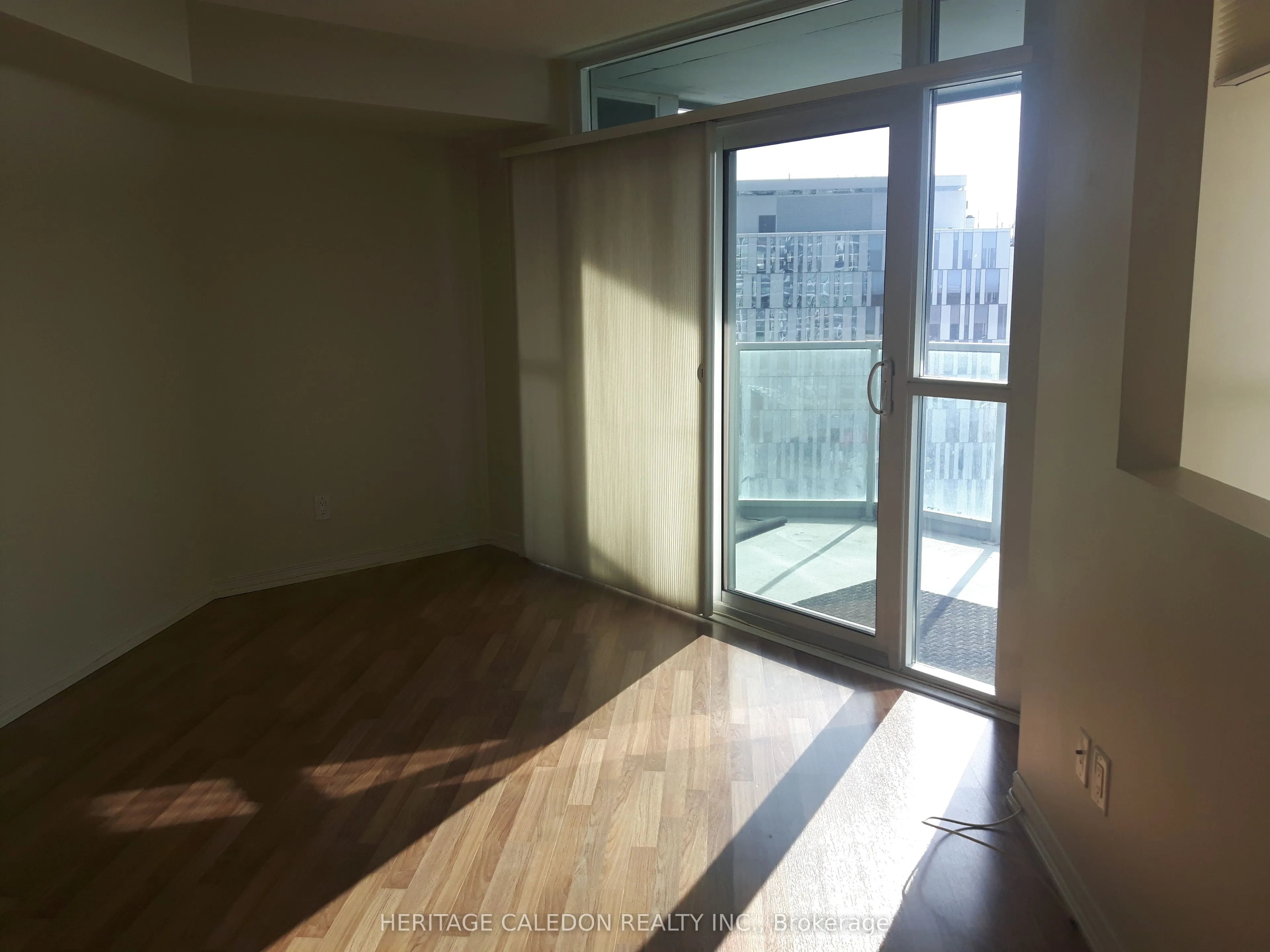 9 George Street N #1007