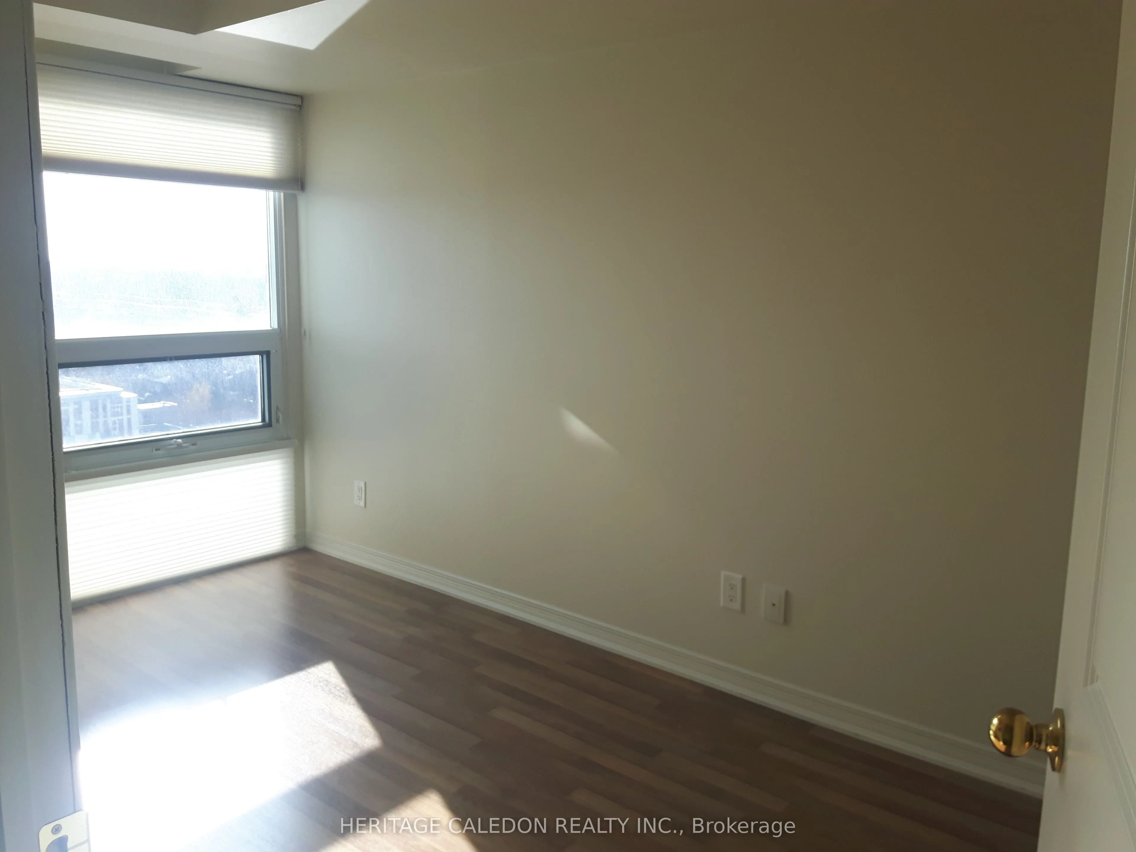 9 George Street N #1007