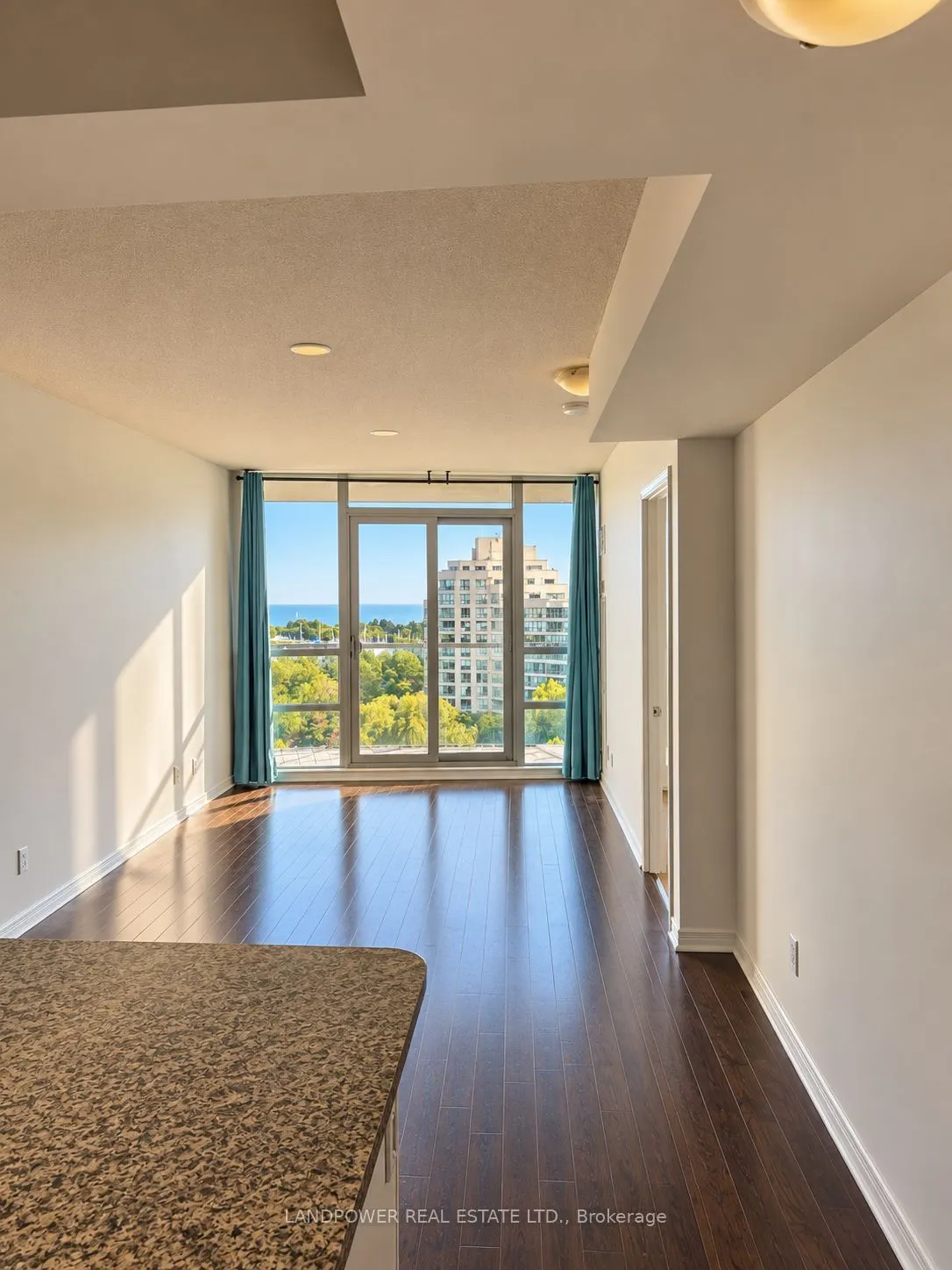 2230 Lakeshore Boulevard W #801