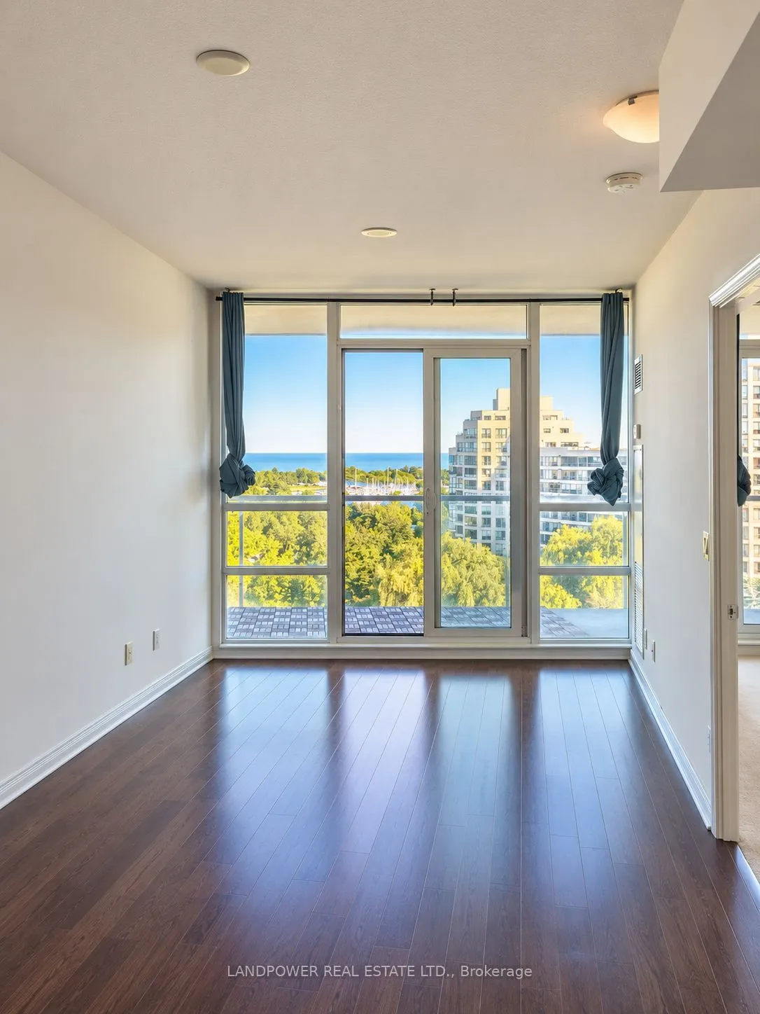 2230 Lakeshore Boulevard W #801